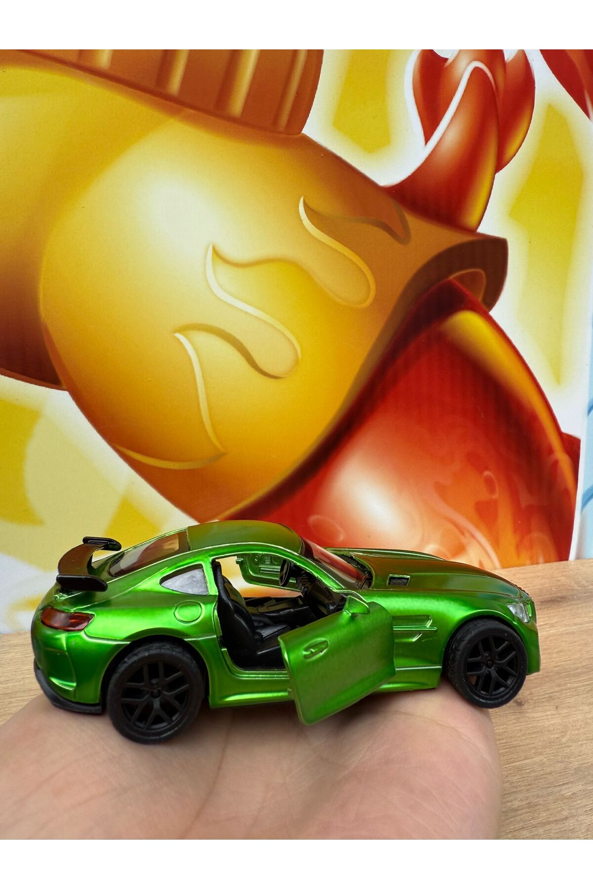 مدل خودرو MERCEDES AMG GTR DIECAST CAR GREEN PULL RELEASE OPENING DOORS 12CM METAL اورجینال scntoys