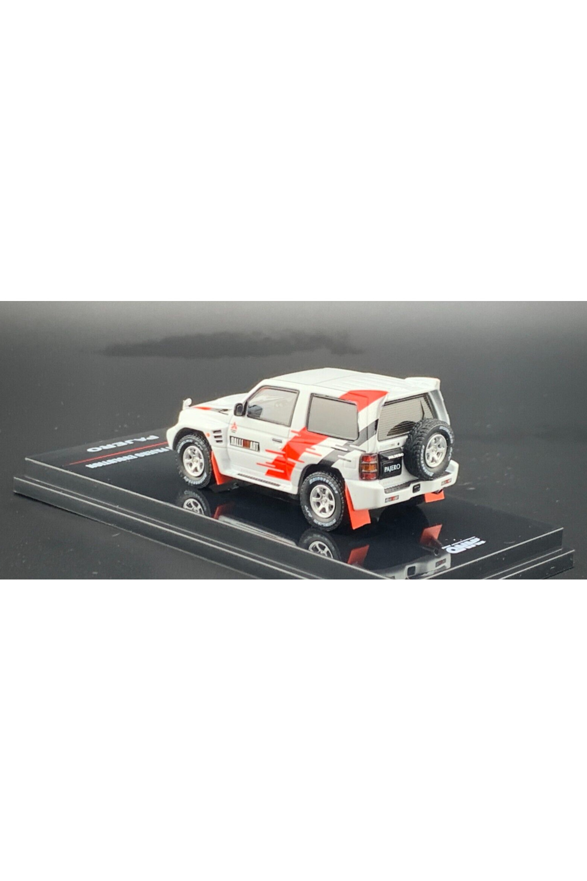 مدل خودرو 64 میتسوبیشی پاجرو EVOLUTION RALLIART سفید اورجینال Inno
