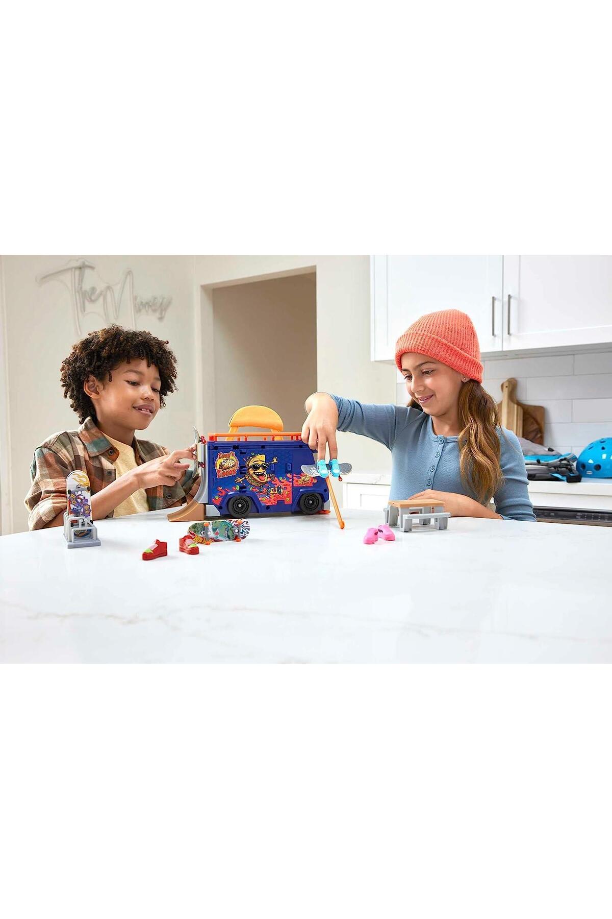 ست حرفه ای مجموعه بازی ماشین TACO SKATE HMK00 هات ویلز اورجینال HOT WHEELS