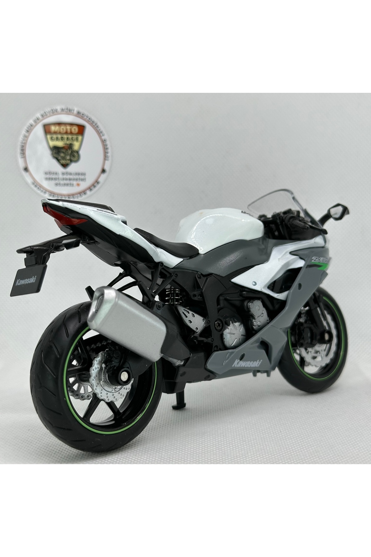 مدل خودرو موتورسیکلت KAWASAKI NINJA ZX 6R 1:12 DIECAST – اسباب بازی و مجسمه فلزی مجاز اورجینال RMZ City