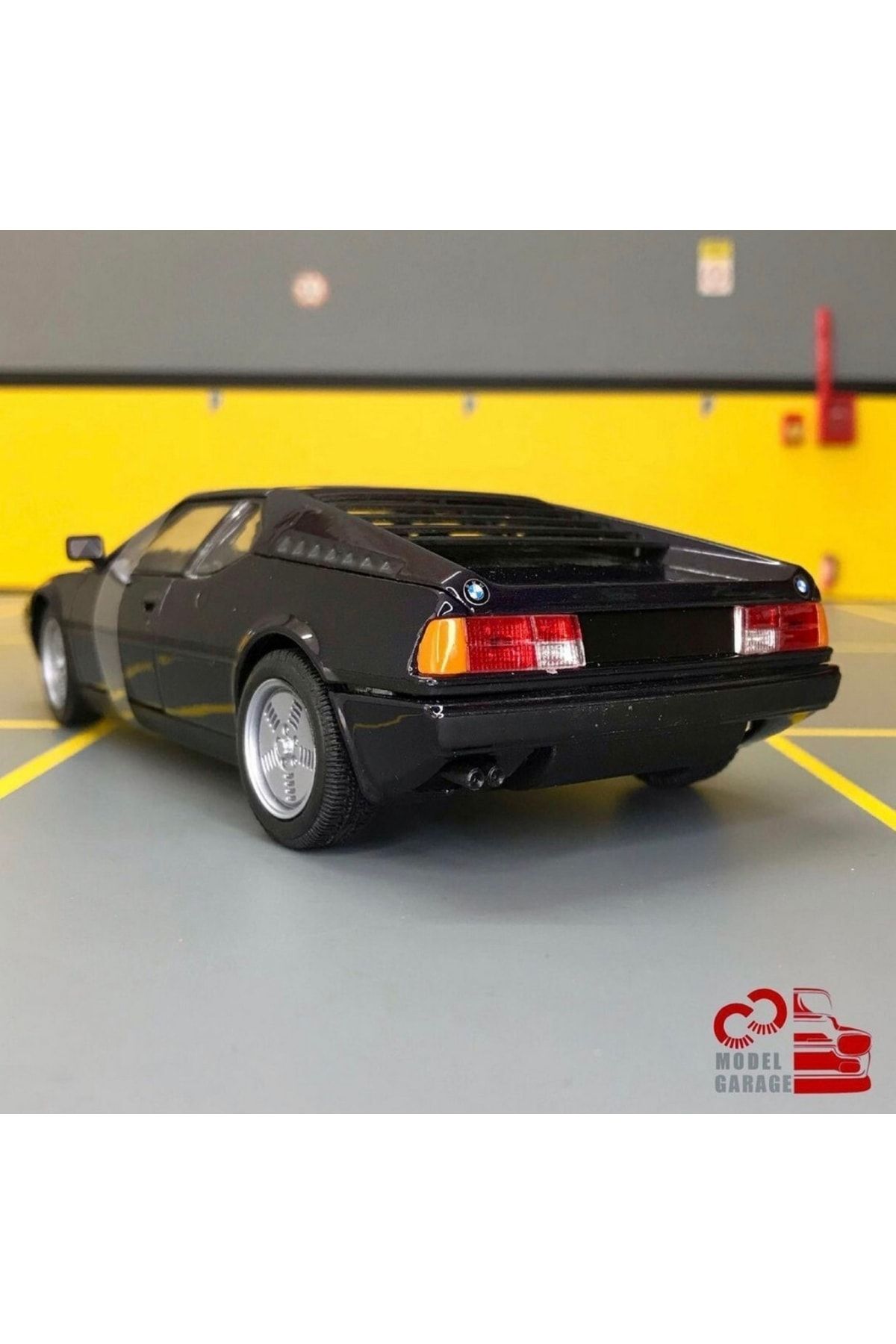 مدل خودرو BMW M1 1 24 SCALE C&amp;C MODEL GARAGE DIECAST METAL CAR اورجینال WELLY