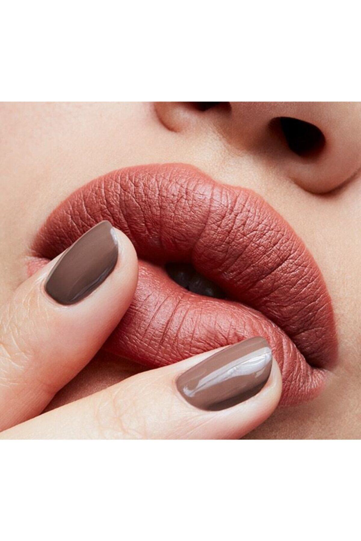 Mac  رژ لب مات مخملی MAC مدل Taupe پیگمنت قوی و جذاب