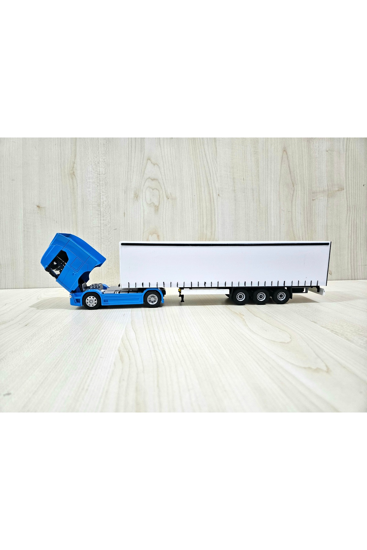 مدل خودرو کامیون SCANIA 770S آبی در مقیاس 1 50 طول 33 سانتی متر نام شرکت را می توان نوشت اورجینال Maket