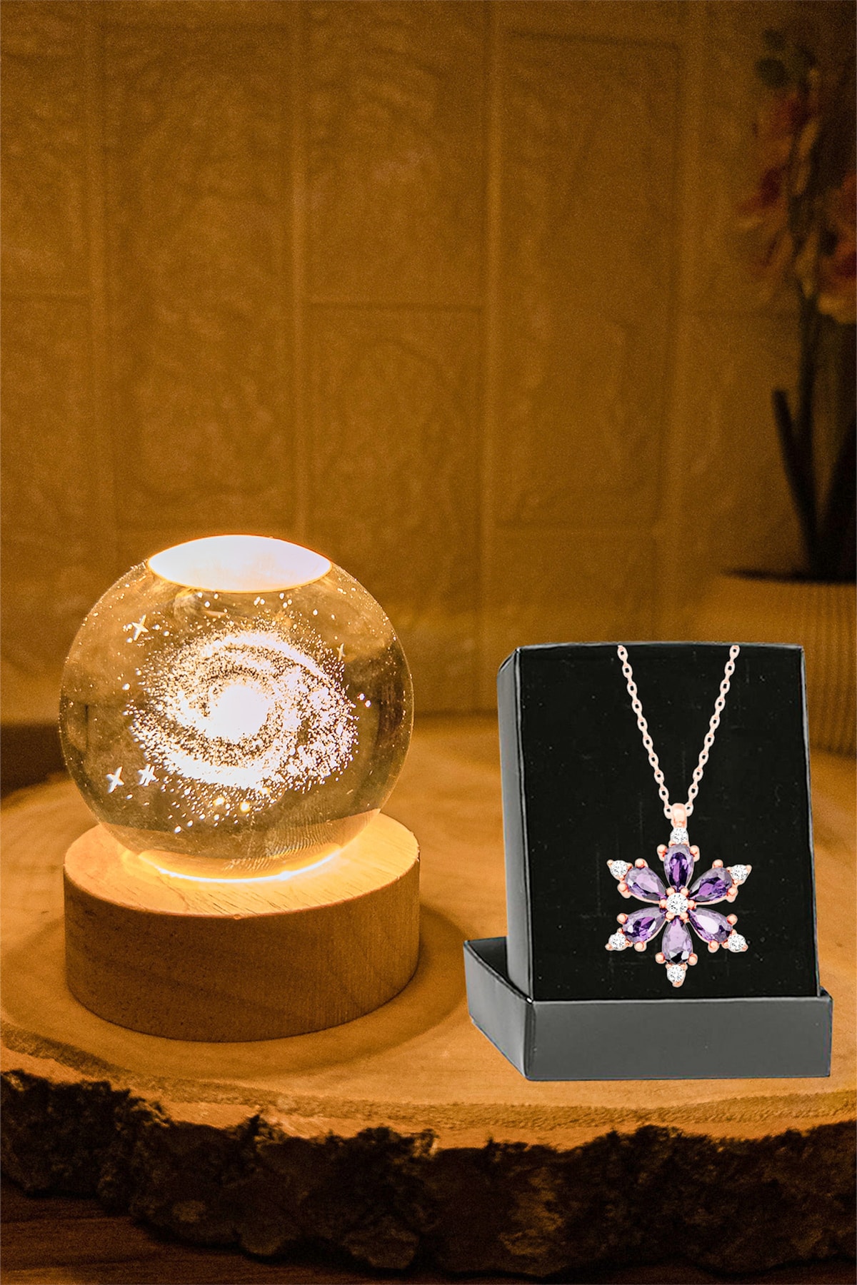 گوی برفی ابر کهکشان راه شیری گرد و غبار ال‌ای‌دی شیشه‌ای ماه نورانی با پایه چوبی گردن‌بند گل کاملیا نیلوفر آبی از ترکیه Zemtigo