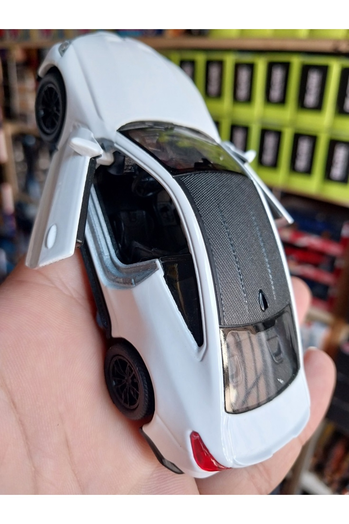 مدل خودرو BMW M4 NEW 2022 CASE 1.36 DIECAST ORIGINAL METAL CAR PULLBACK DOORS OPEN WHITE از ترکیه OYUNCAKSAHİLİ