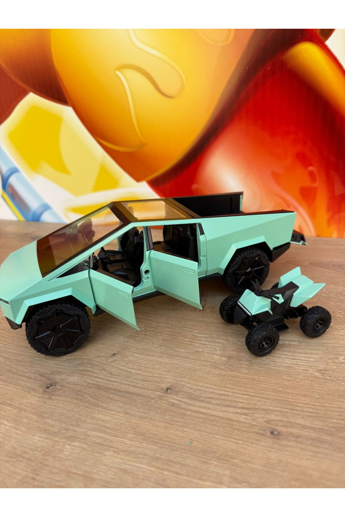 مدل خودرو DIECAST METAL TESLA CYBERTRUCK PICKUP 1:24 موتوریزه تسلا درهای باز شدن با صدا و نور اورجینال scntoys