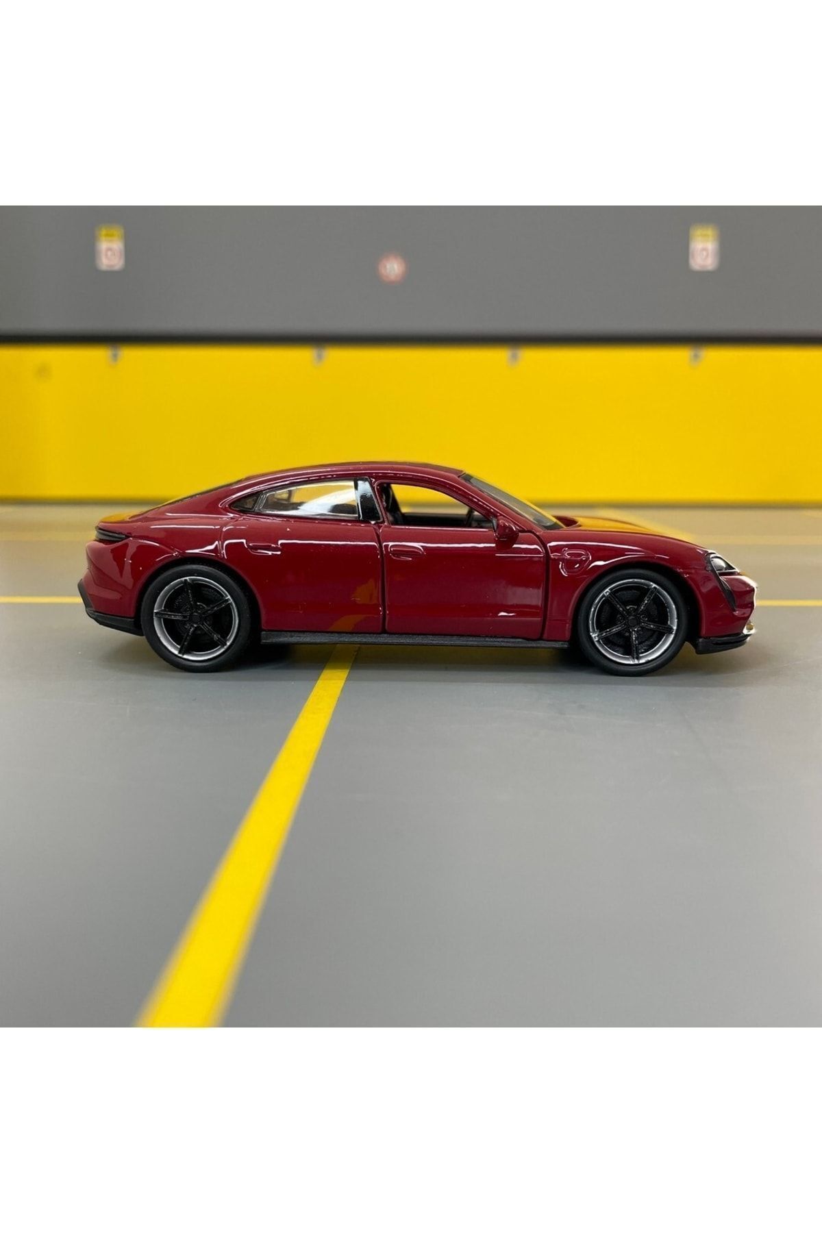 مدل خودرو PORSCHE TAYCAN TURBO S 1 36 SCALE DIECAST METAL MODEL CAR TOY اورجینال Genel Markalar