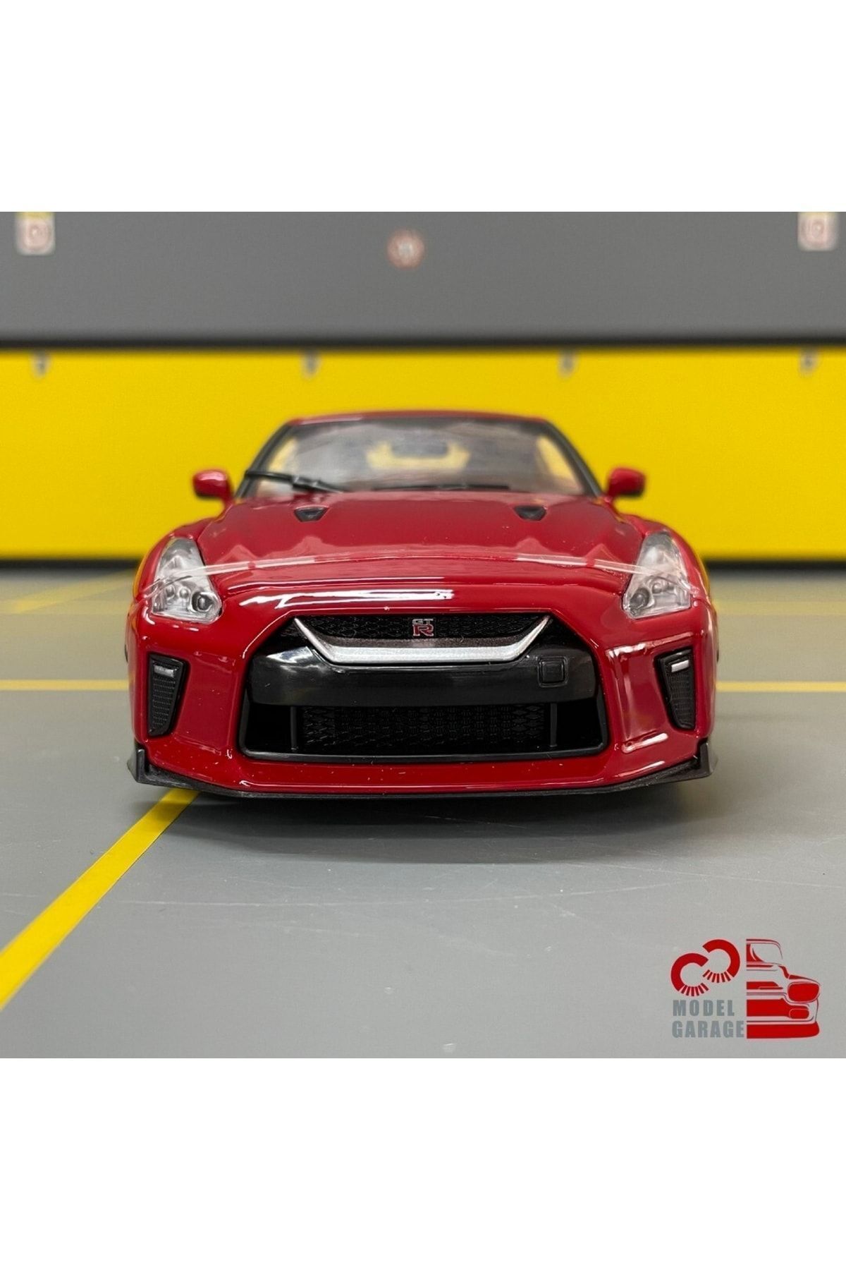 مدل خودرو ماشین نیسان GT R R35 2017 1 24 SCALE DIECAST METAL MODEL اورجینال Burago
