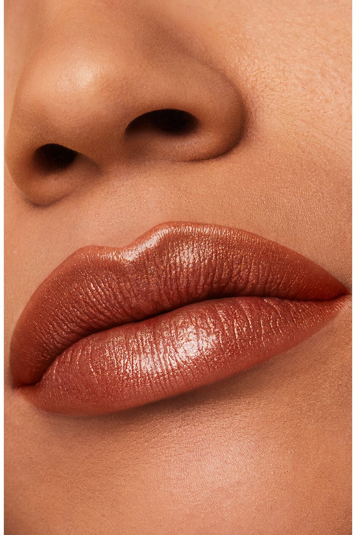 رژ لب های لوستری پیور کالر ۳۵ گرم شماره ۱۱۱ چشم ببری استی لادر Estee Lauder