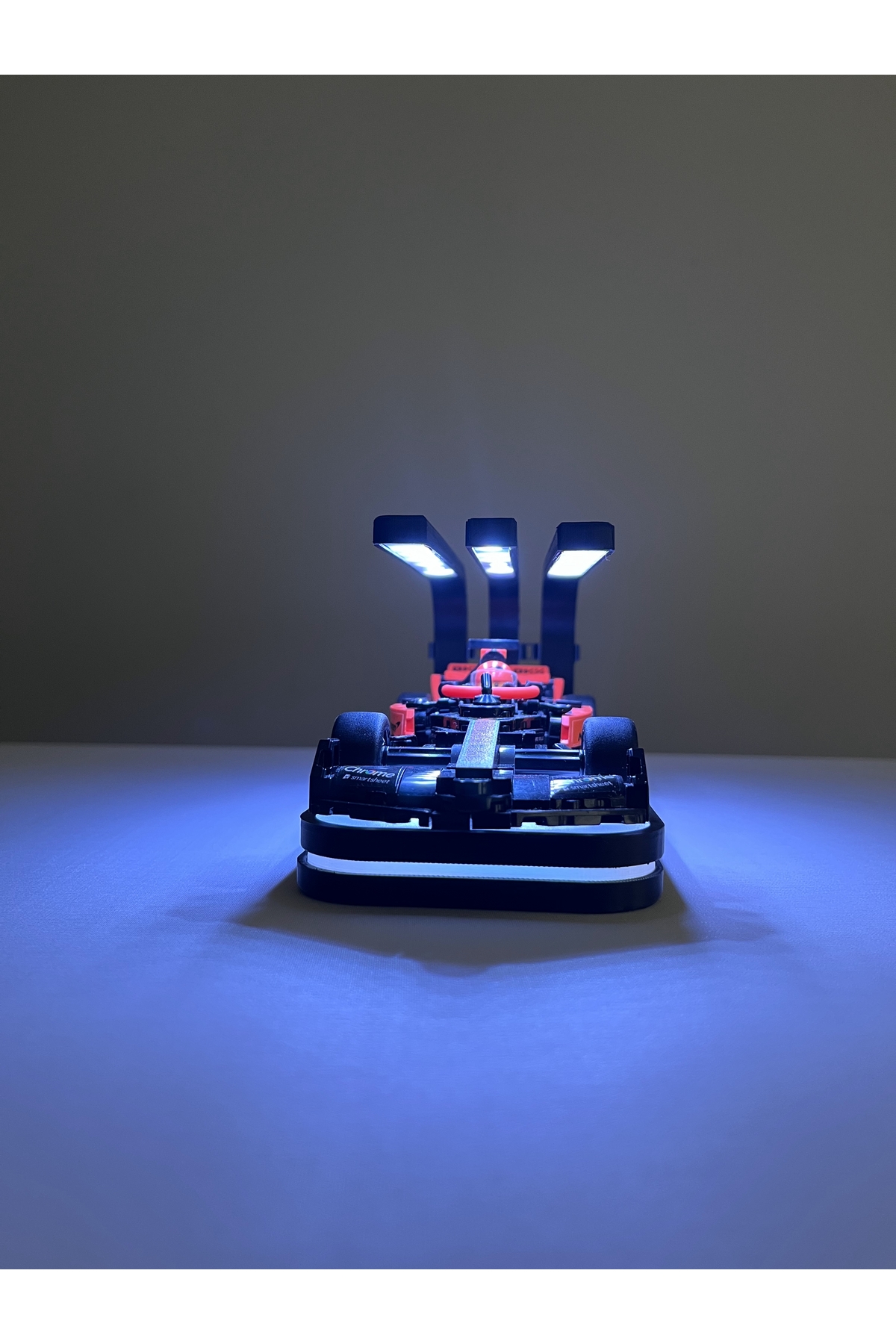 مدل خودرو غرفه دیوراما سالن نمایشگاه اتومبیل RGB آینده نگر | DIECAST و با چراغ های LED اورجینال DEOZ3D
