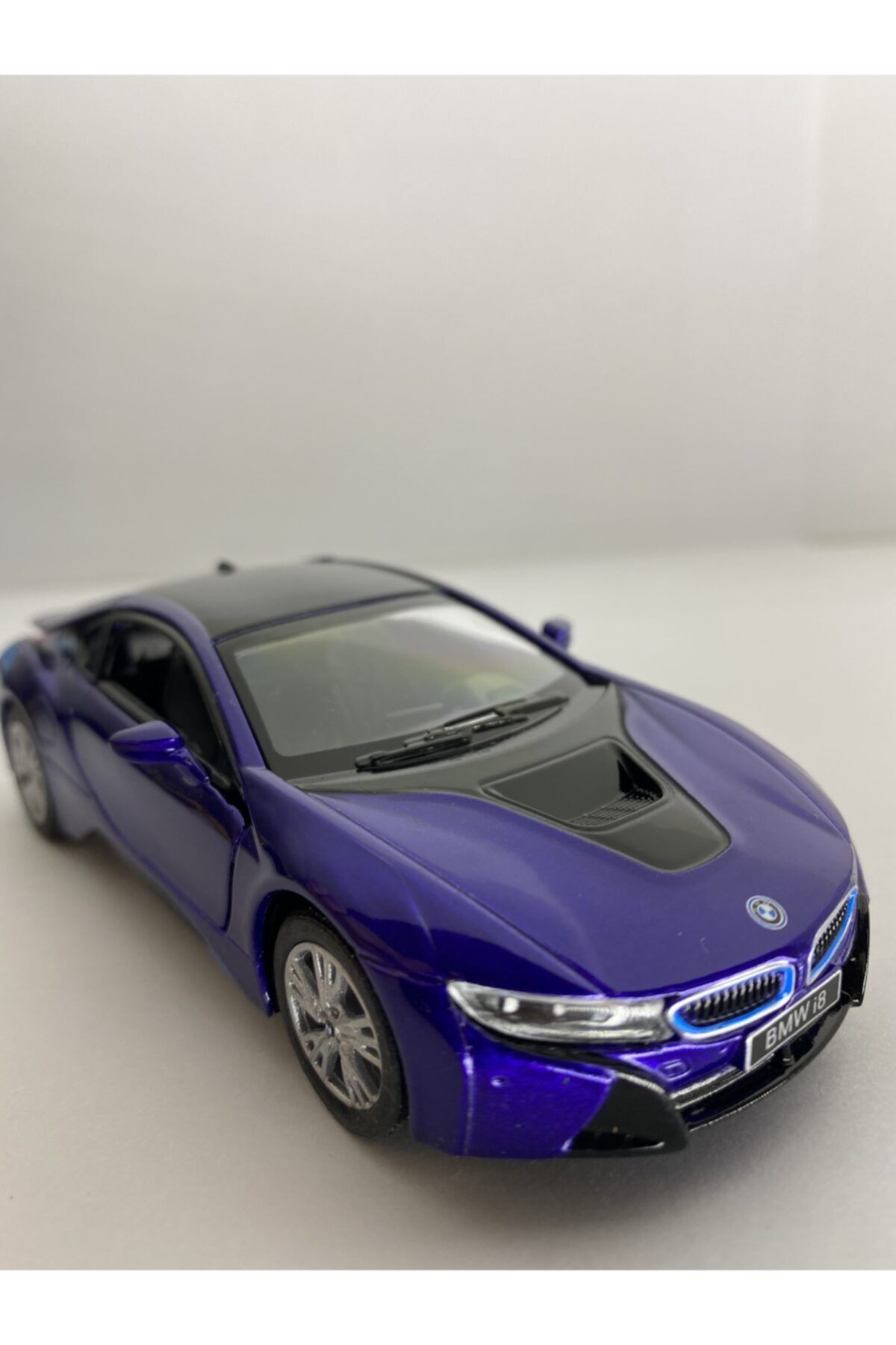 مدل خودرو ماشین اسباب بازی فلزی BMW I8 چک و دارای مجوز DROP اورجینال Diecast
