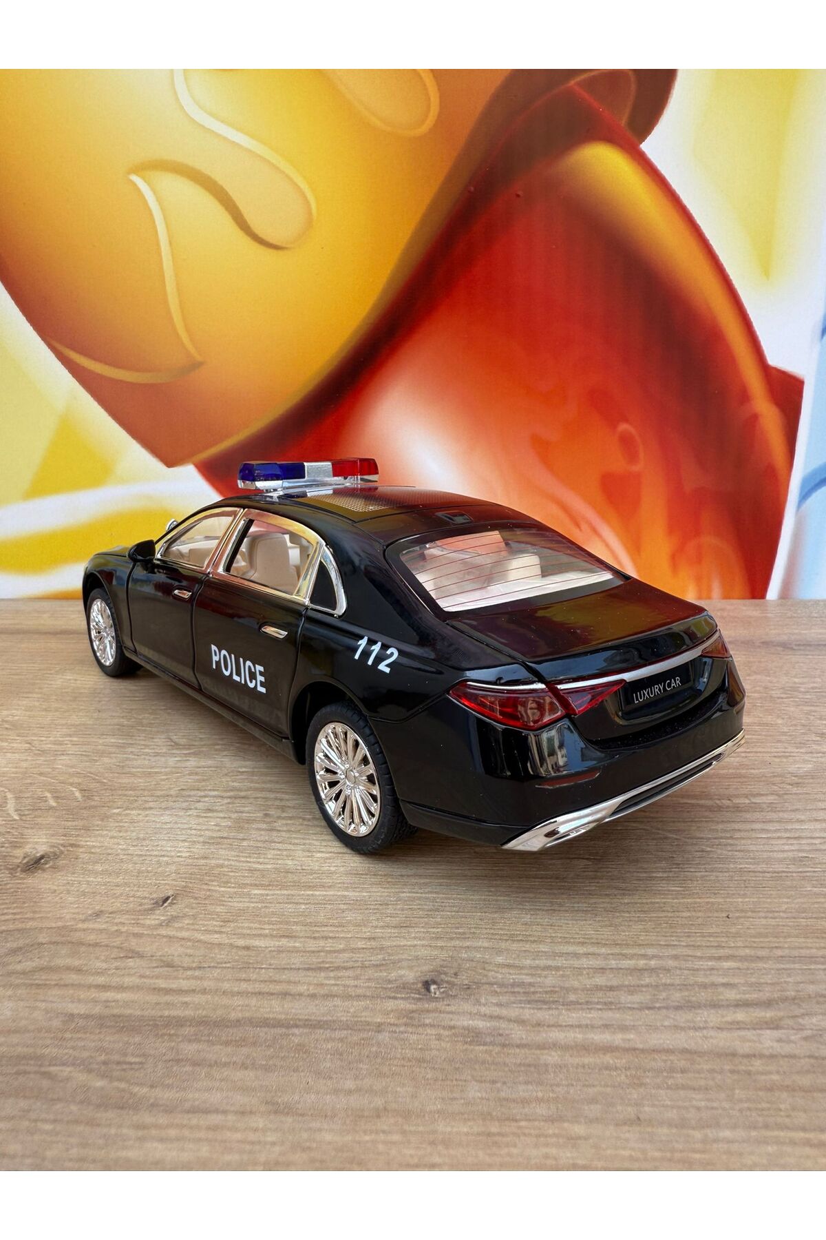 مدل خودرو مرسدس بنز مایباخ S680 پلیس DIECAST 1:24 ماشین فلزی سایز بزرگ با چراغ باز شدن در صندوق عقب اورجینال scntoys