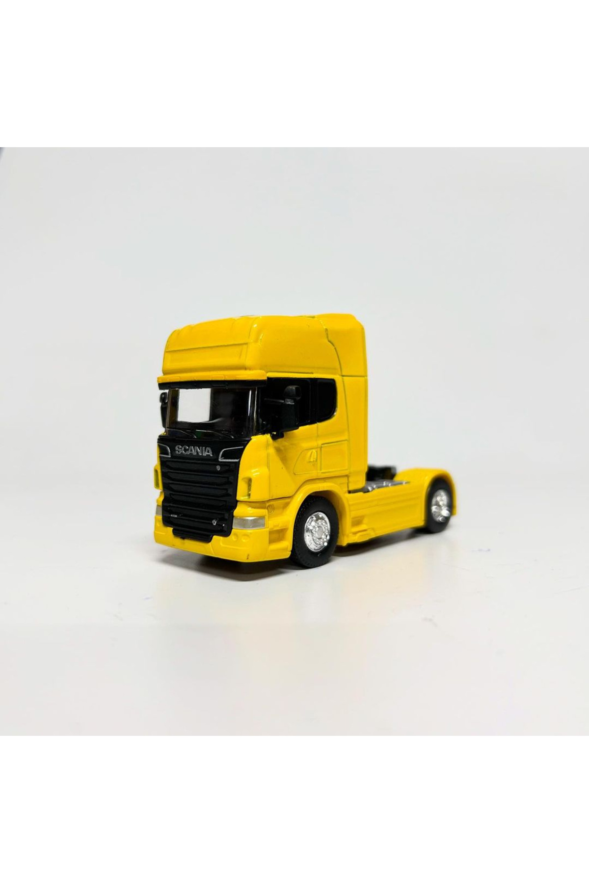 مدل خودرو فنجان کامیون فلزی رنگ زرد SCANIA V8 R730 با اندازه کوچک 11 سانتی متر متری اورجینال WELLY