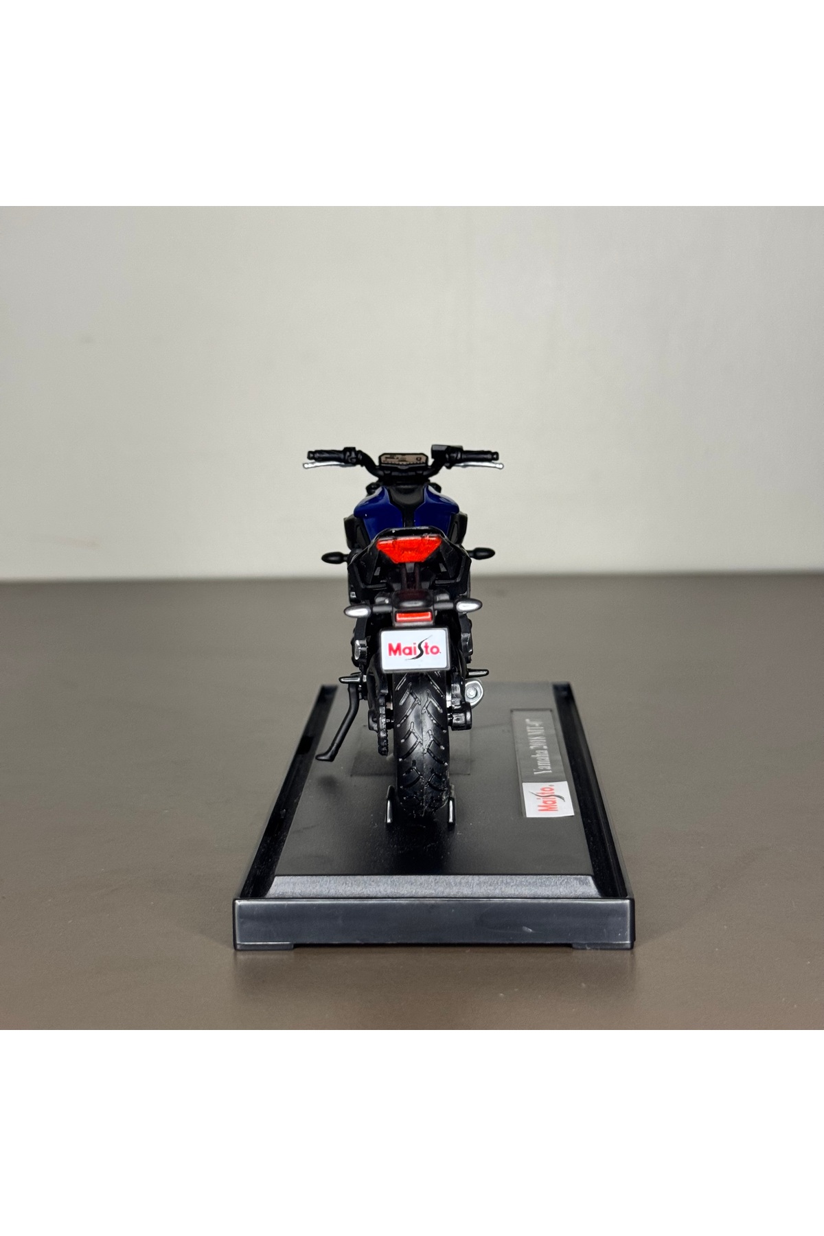 مدل خودرو 1:18 مقیاس 2018 یاماها MT07 موتور سیکلت مجموعه پلاستیکی DIECAST اسباب بازی هدیه سرگرمی اورجینال GM Auto Store