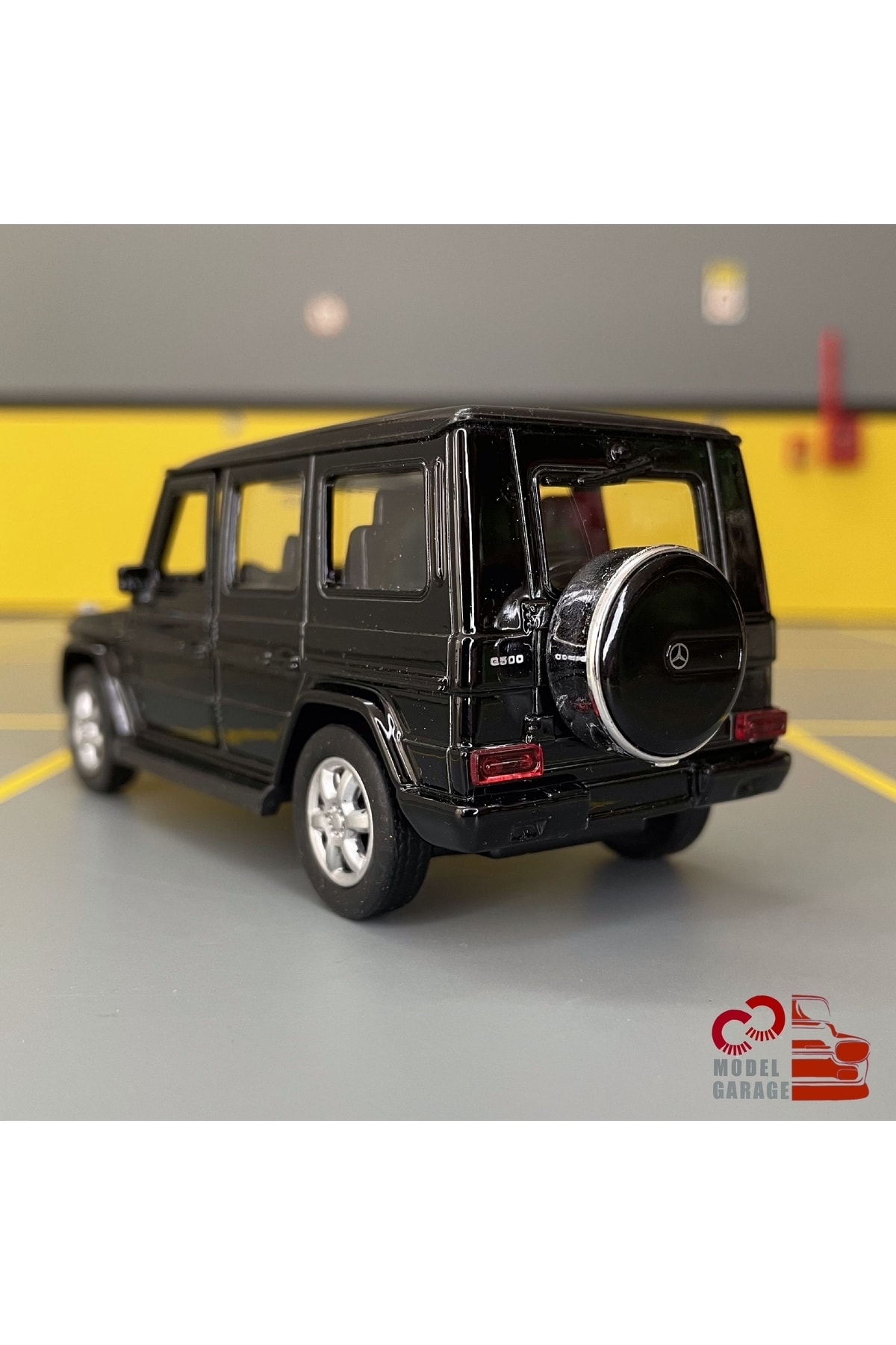 مدل خودرو ماشین اسباب بازی مرسدس بنز G کلاس 1 36 SCALE DIECAST METAL MODEL اورجینال WELLY
