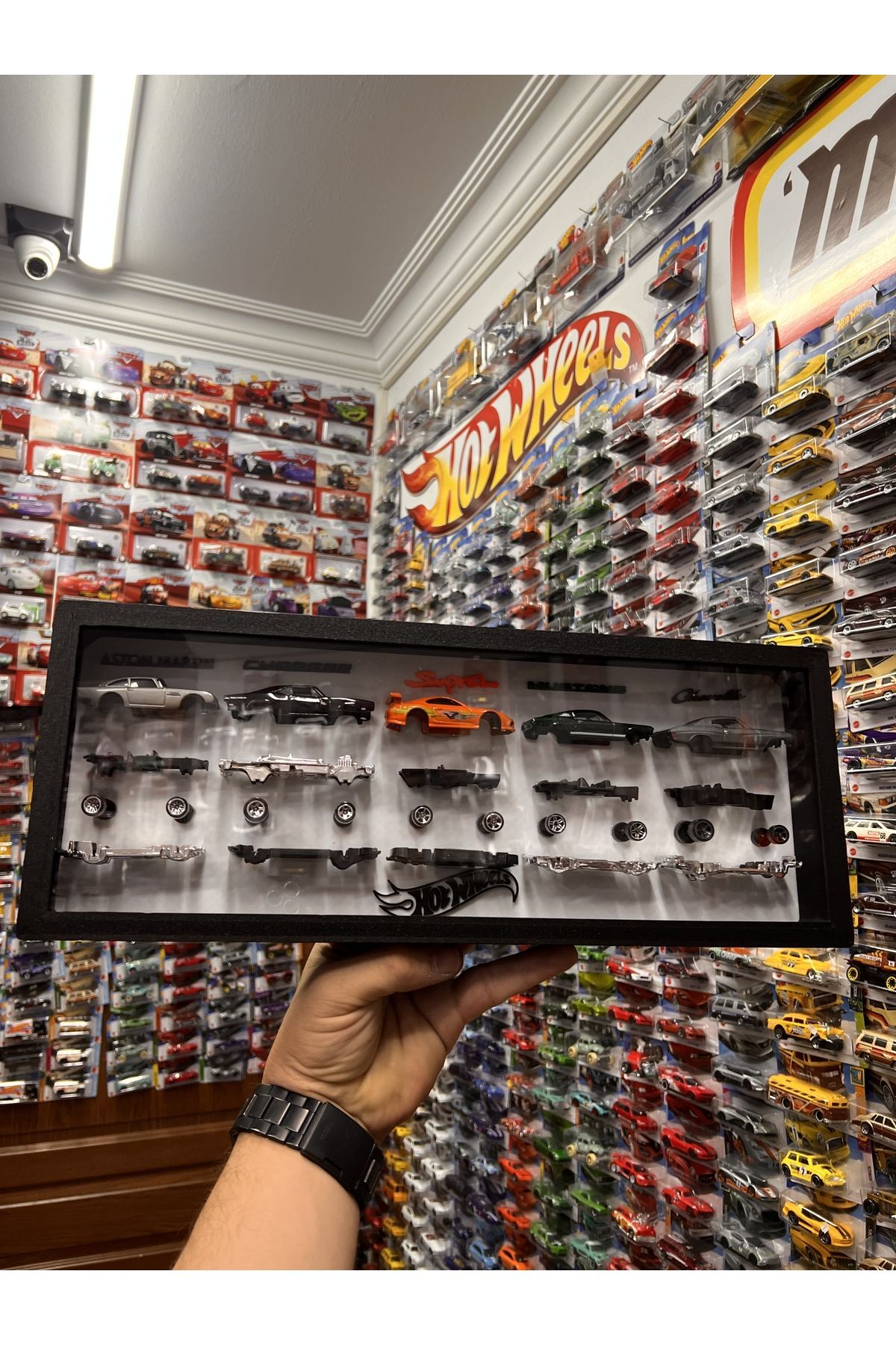 ماشین اسباب بازی دیوراما سریع و خزنده هات ویلز اورجینال HOT WHEELS