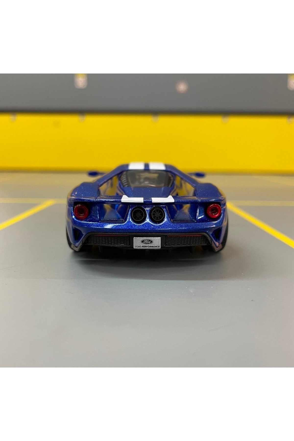 مدل خودرو FORD GT 1 36 SCALE DIECAST METAL MODEL CAR PULL DROP TOY 2017 از ترکیه Kinsmart