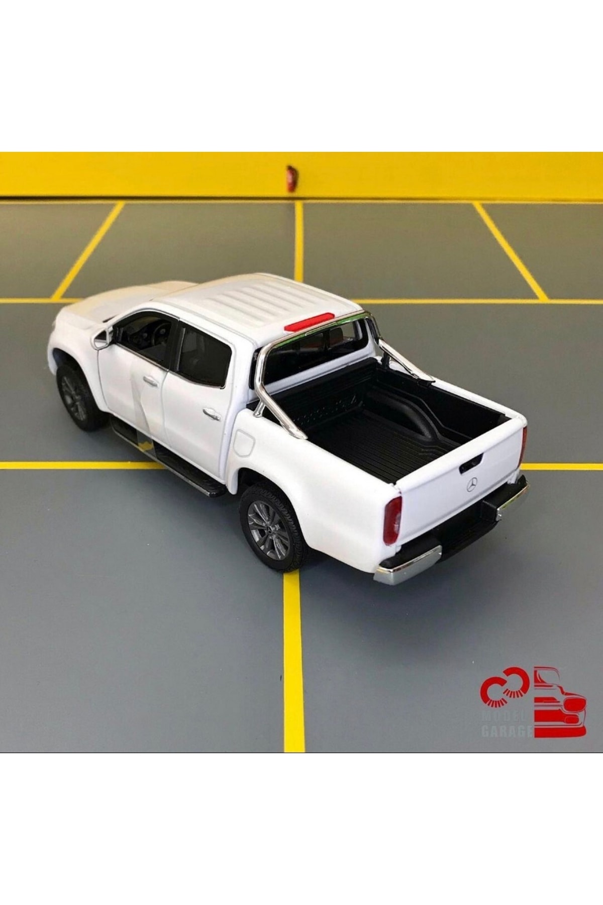 مدل خودرو مرسدس بنز X CLASS 1 24 SCALE C&amp;C MODEL GARAGE DIECAST METAL CAR اورجینال WELLY
