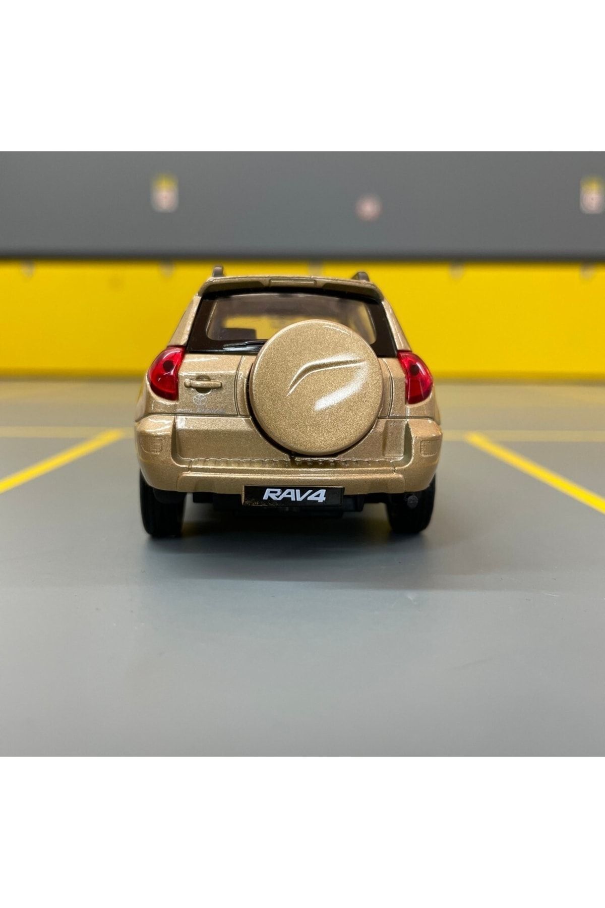 مدل خودرو TOYOTA RAV4 1 36 SCALE DIECAST METAL MODEL CAR PULL DROP TOY اورجینال WELLY