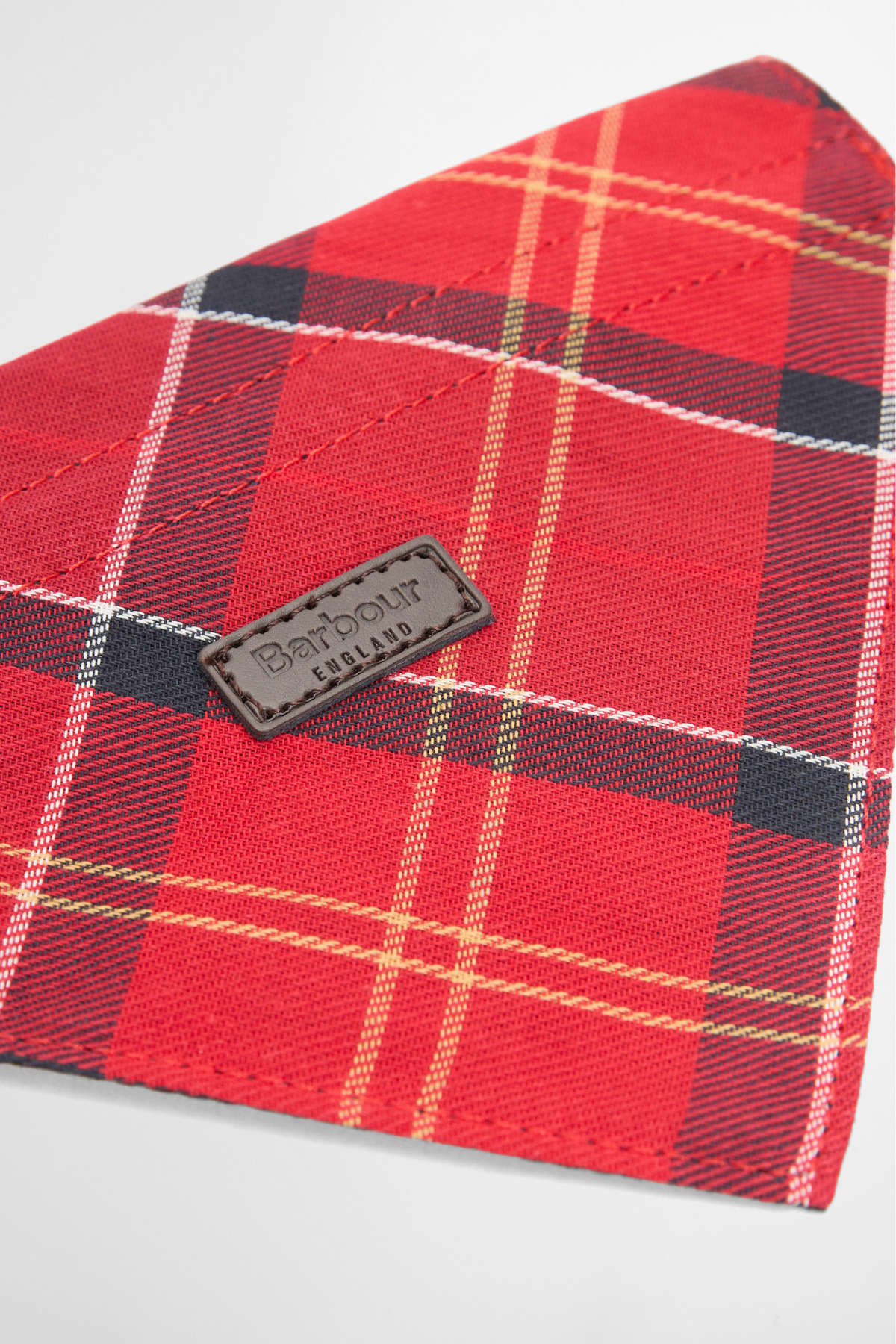 دستمال گردن سگ بربور Barbour، طرح تارتان قرمز کاردینال، مدل TN94، کد DAC0013-0604