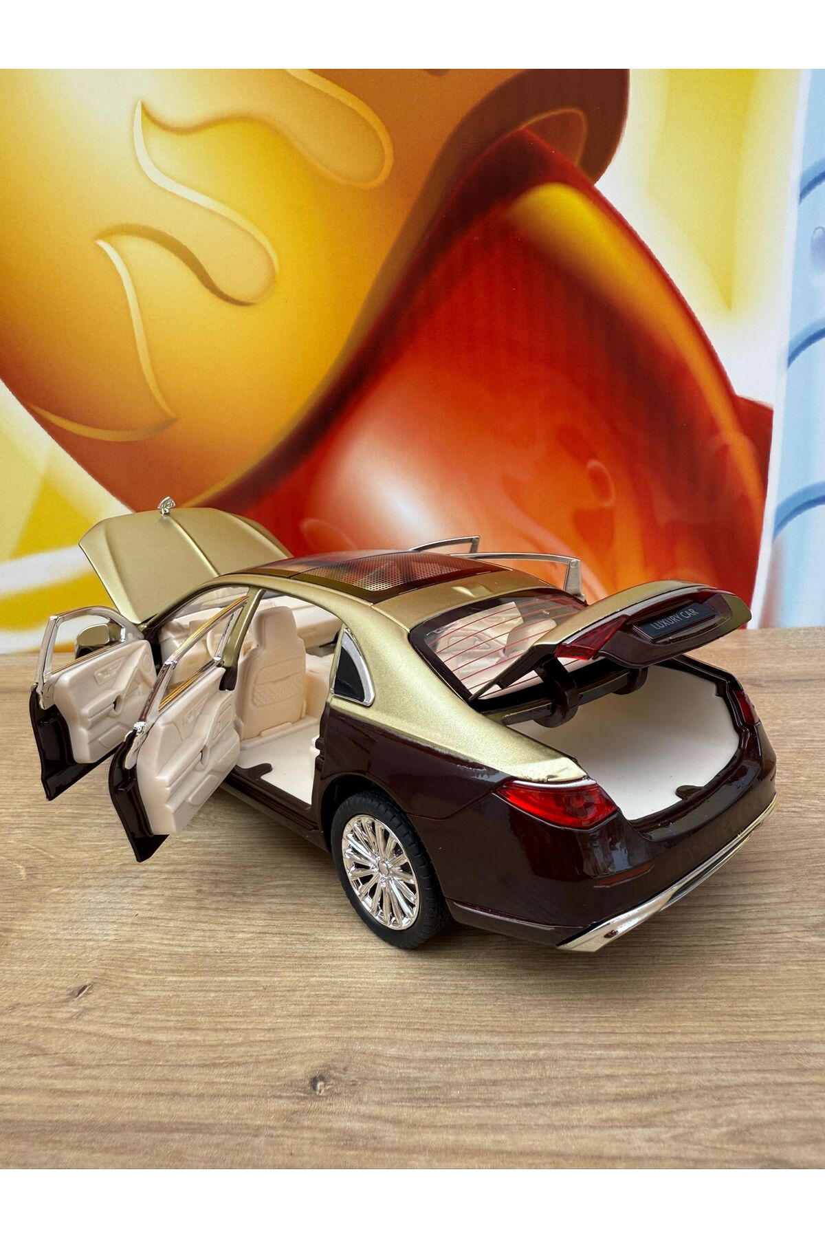 مدل خودرو مرسدس بنز S680 MAYBACH 1 24 DIE CAST METAL CAR OILLUMINATED HORN DOORS درب کاپوت باز می شود اورجینال scntoys