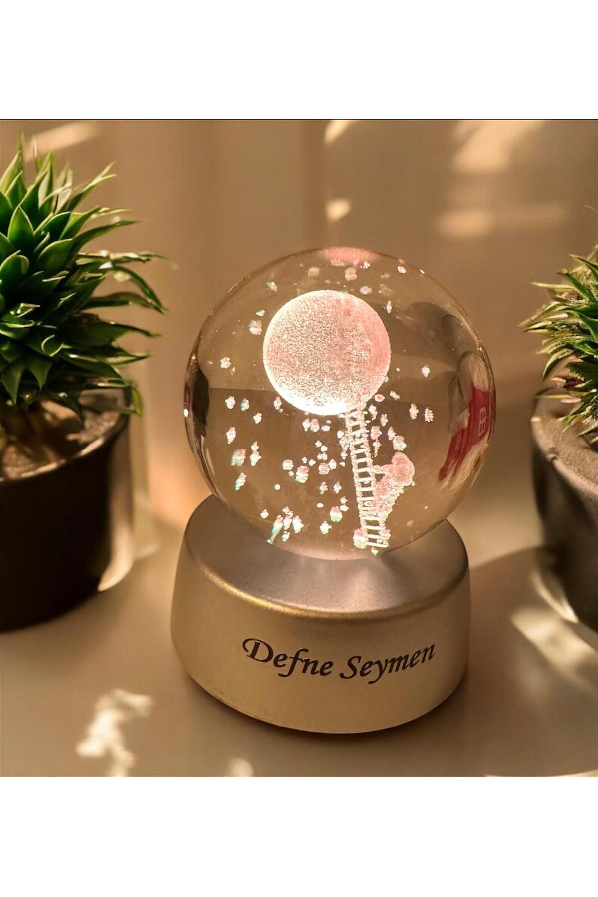 گوی برفی تغییر رنگ شخصی شده با LED روشنایی شیشه ای GLASS GLOBE ASTRONAUT MOON LAMP SNOW نام را می توان نوشت از ترکیه HEDİYEBİZİZ