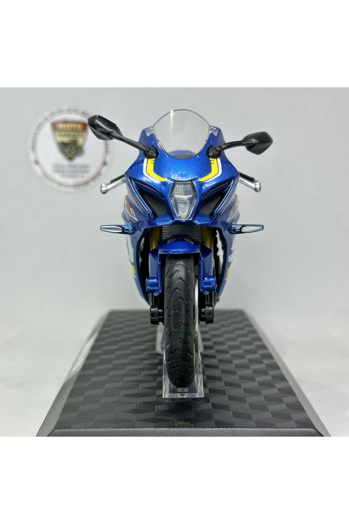 مدل خودرو سوزوکی GSX R1000 آبی تیره 1:12 17 موتورسیکلت پایه فلزی دیکست – دارای مجوز اورجینال MotoGarage