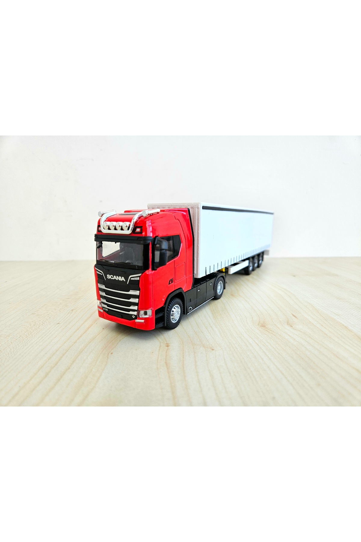 مدل خودرو کامیون قرمز SCANIA S730 به طول 30 سانتی متر در مقیاس 1 50 نام شرکت را می توان نوشت اورجینال Maket
