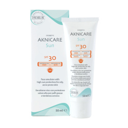 کرم ضدآفتاب صورت سینکرولاین Synchroline Aknicare Sun SPF 30، فاقد چربی، ۵۰ میلی‌لیتر