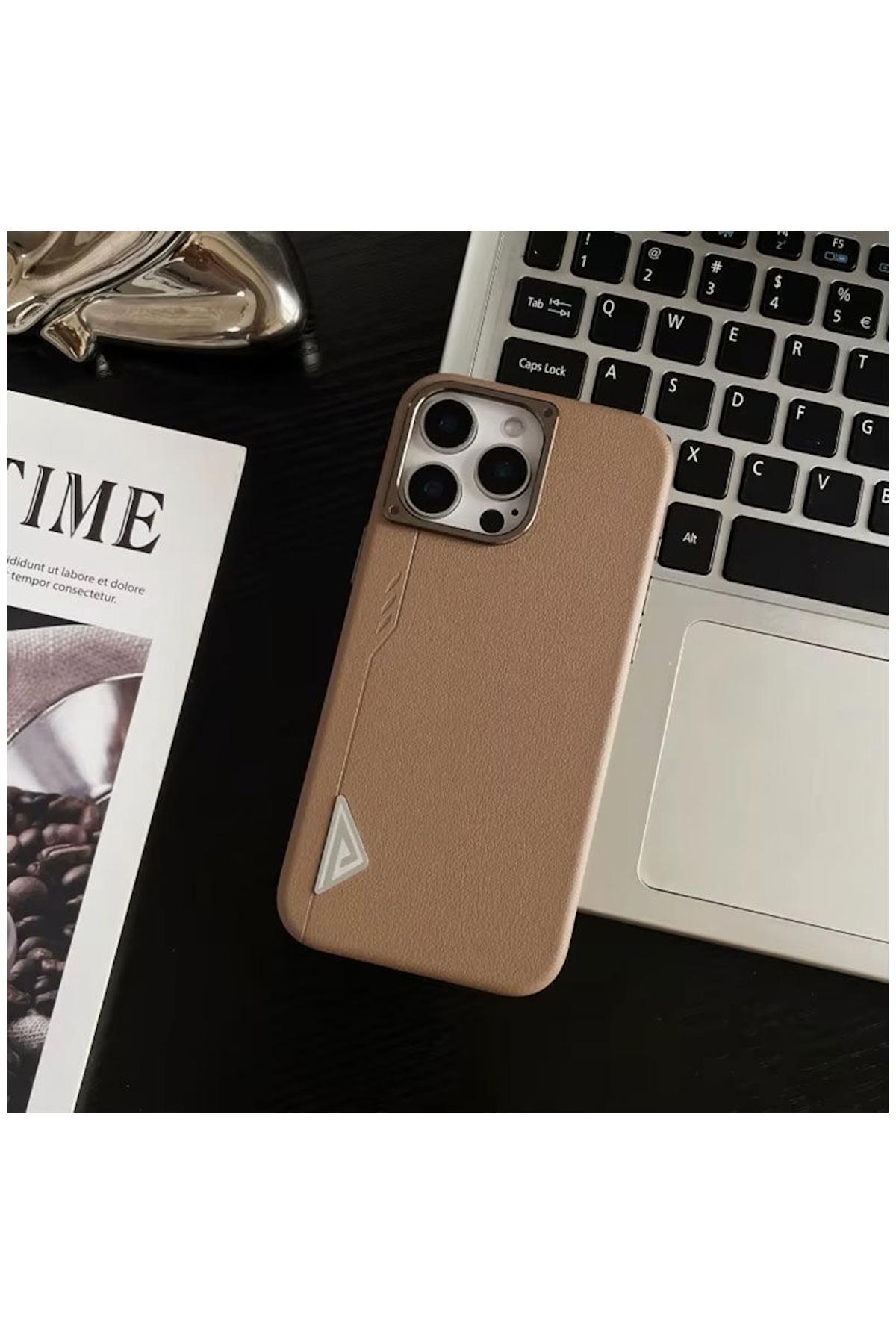 کاور و قاب سازگار APPLE IPHONE 16 PRO MAX چرمی ARVENTO ELITE شارژ بی سیم DESERT TITANIUM اورجینال Zebana