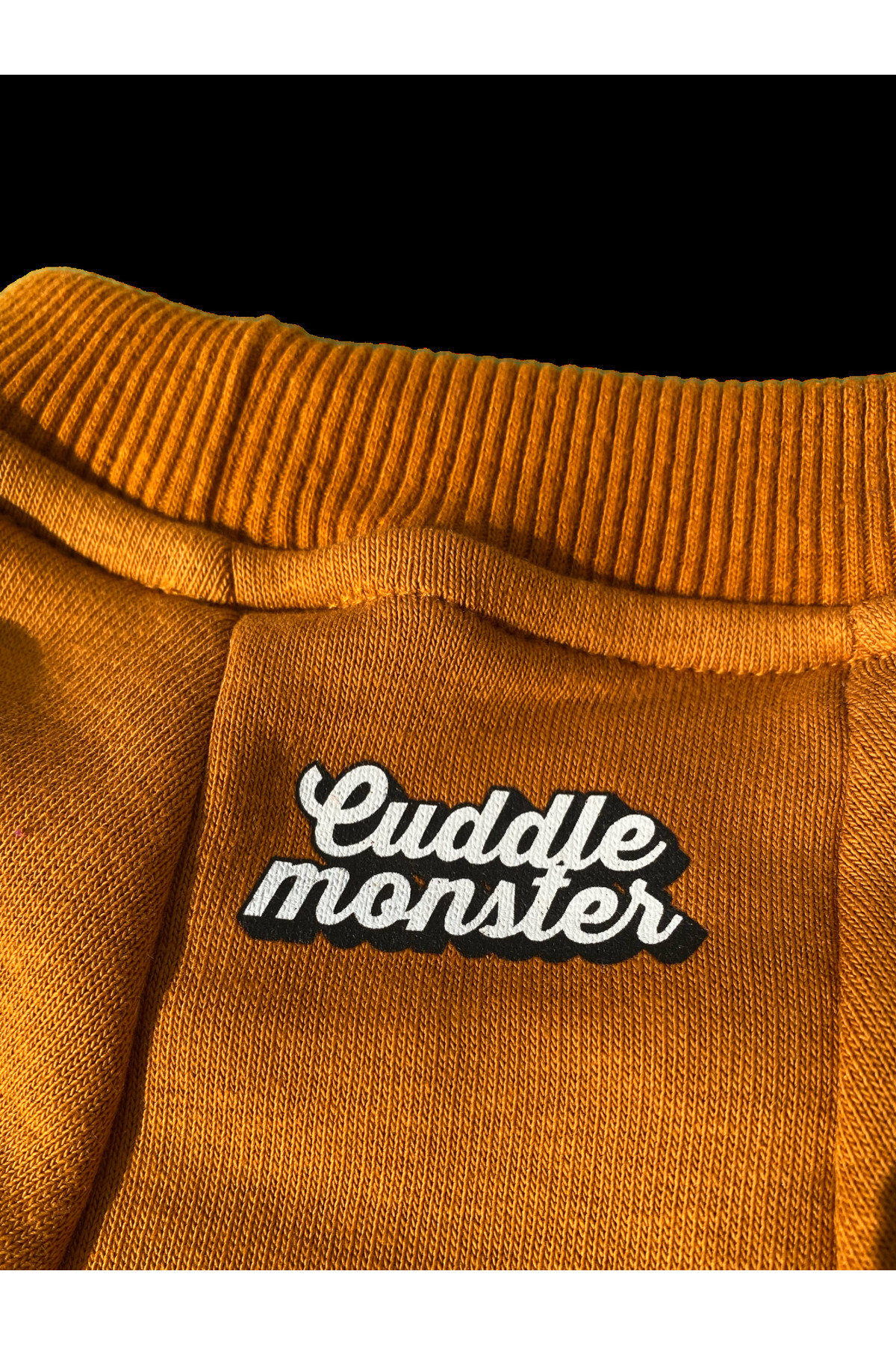 سویشرت سگ Cuddle Monster از مجموعه I am.. Sweatshirts Collection، آسکی‌اندارد Asky&Erd، رنگ دارچینی