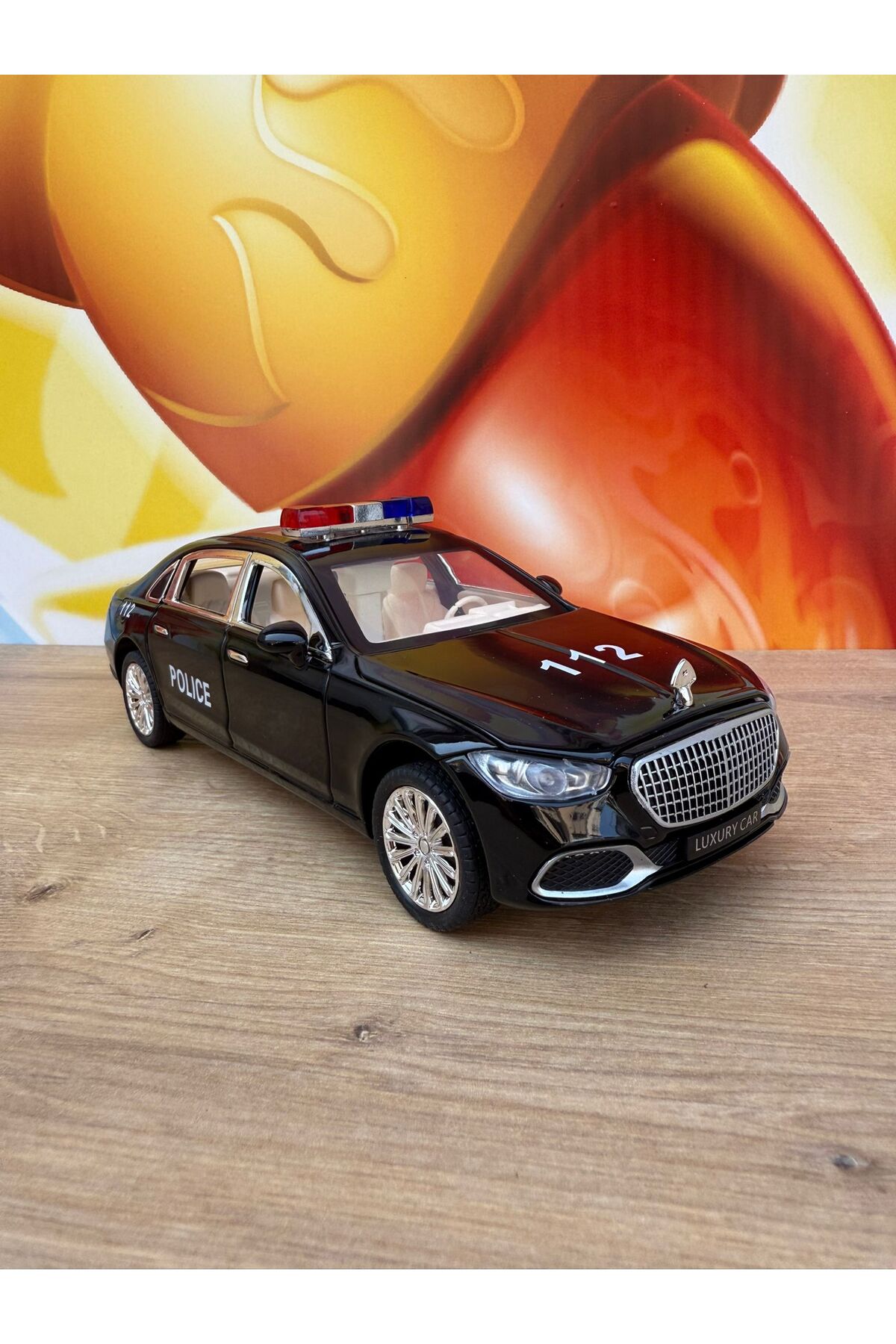 مدل خودرو مرسدس بنز مایباخ S680 پلیس DIECAST 1:24 ماشین فلزی سایز بزرگ با چراغ باز شدن در صندوق عقب اورجینال scntoys