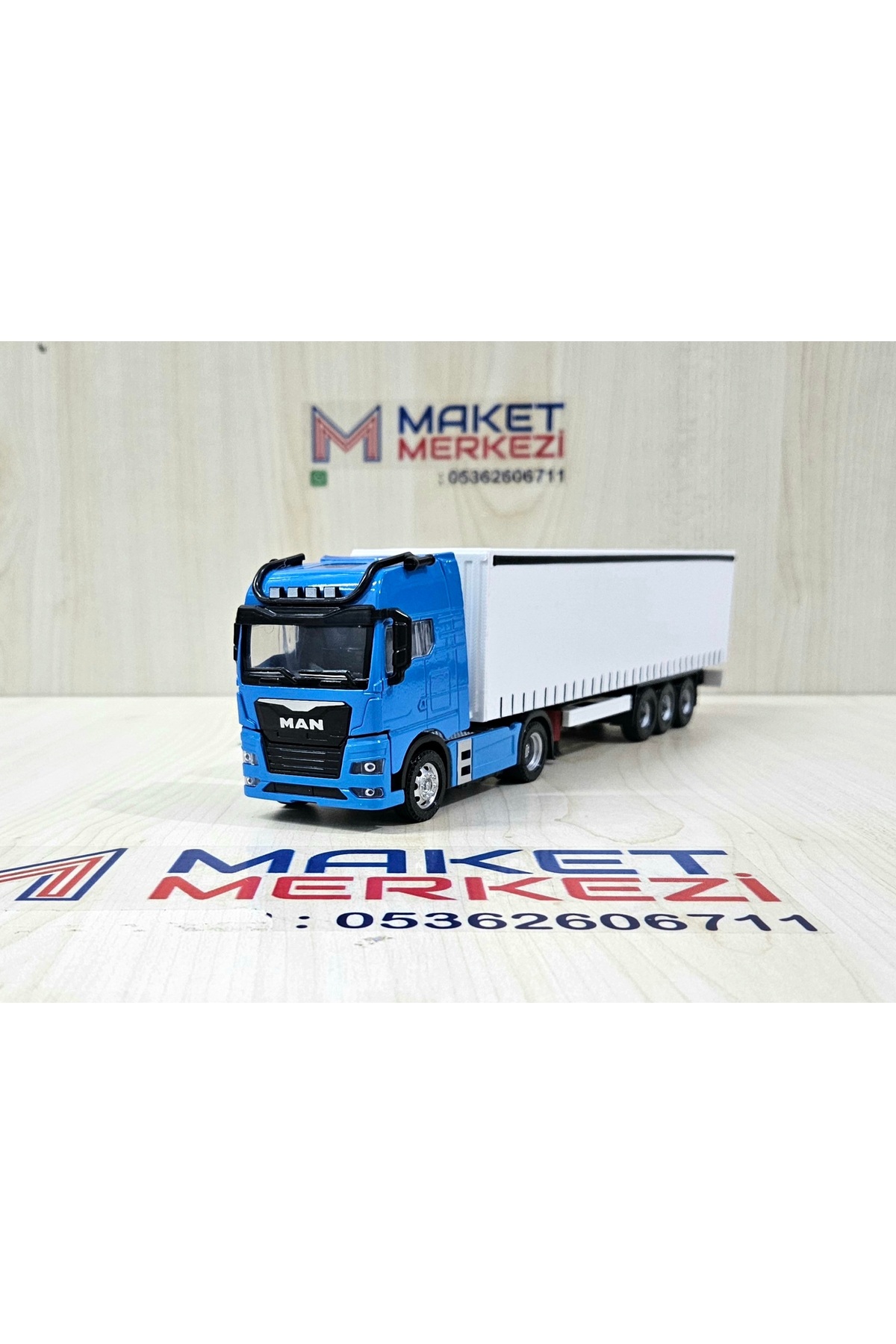 مدل خودرو کامیون BLUE MAN TGX GX به طول 30 سانتی متر در مقیاس 1 50 نام شرکت را می توان نوشت اورجینال Maket
