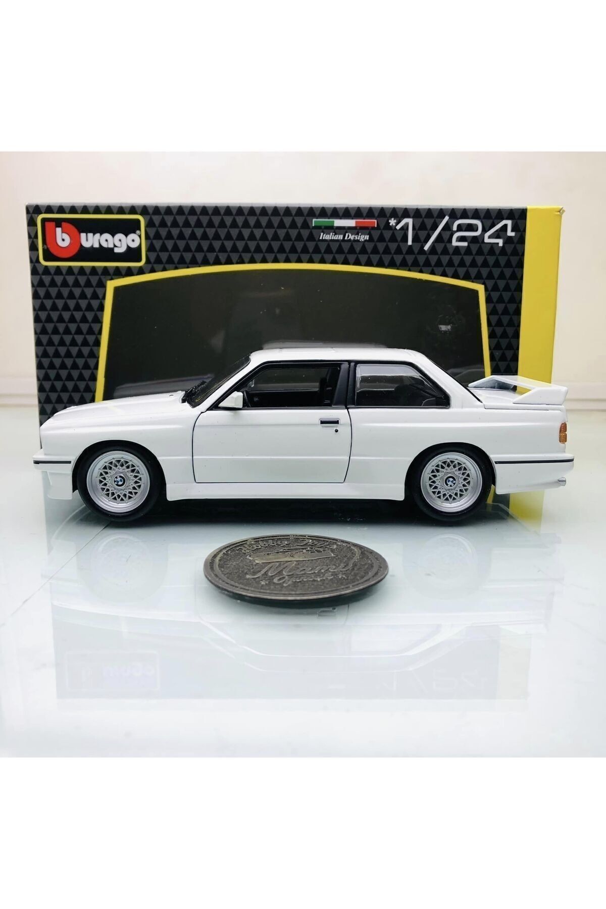 مدل خودرو جدید 1988 BMW M3 E30 سفید 1:24 SCALE مارک BURAGO اورجینال Burago