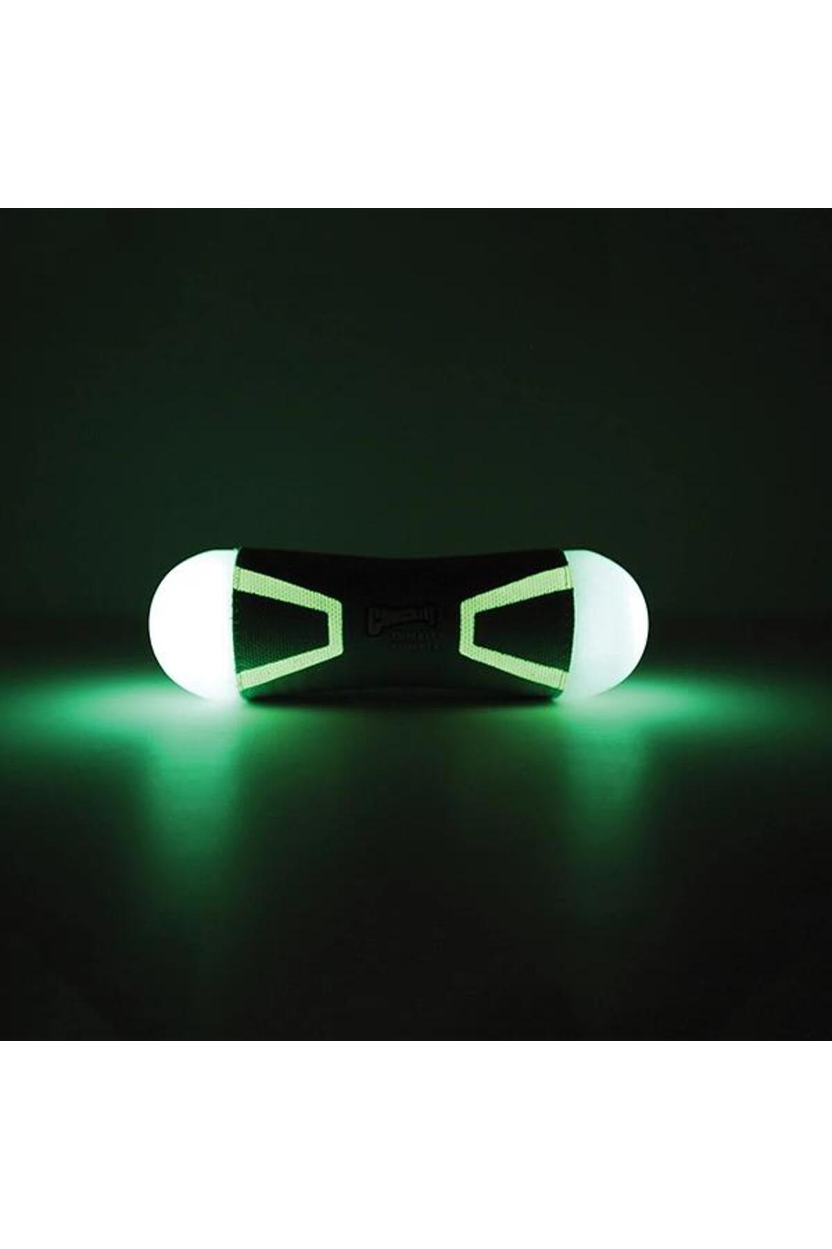 اسباب‌بازی سگ چاکیت Chuckit Max Glow Tumble Bumper، شب‌تاب سبز، سایز متوسط