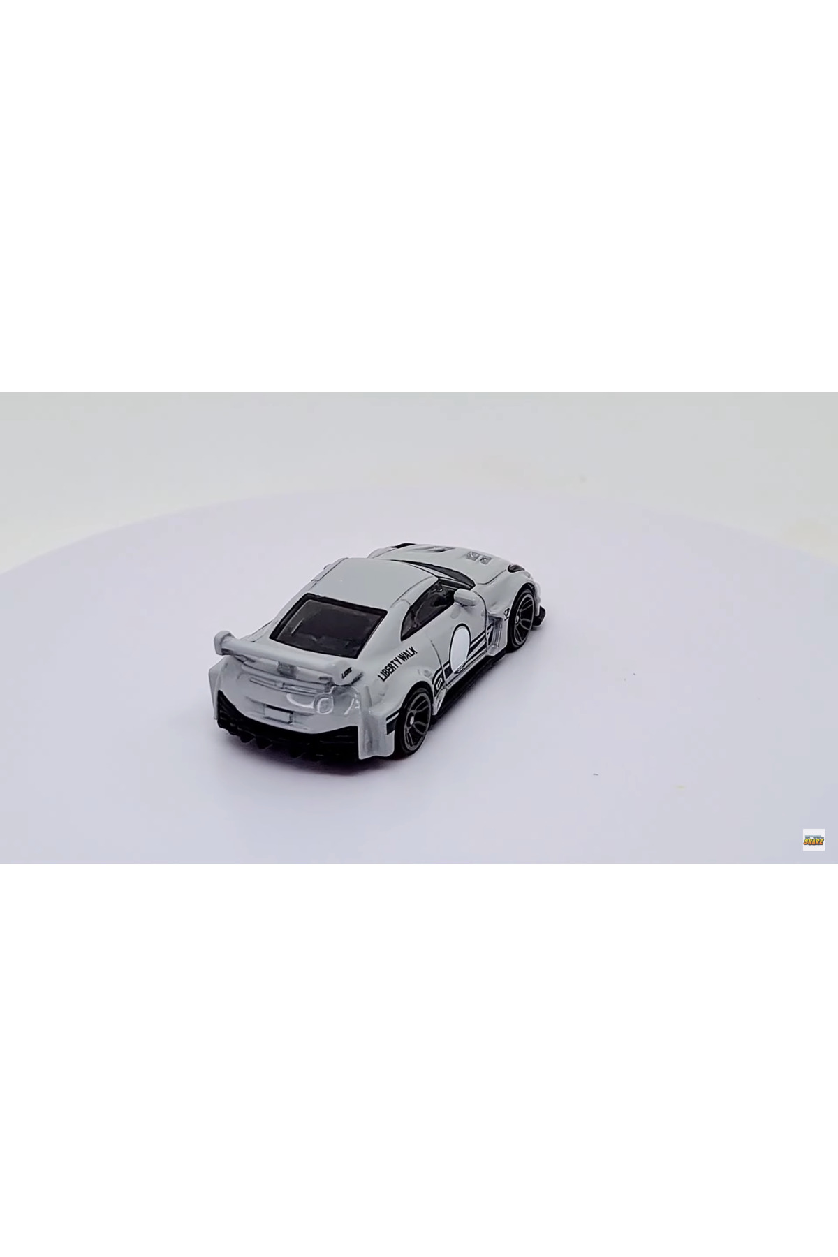 ماشین اسباب بازی LB SILHOUTTE WORKS GT NISSAN 35GT RR VER.2 مدل R35 LIBERTY WALK هات ویلز اورجینال HOT WHEELS