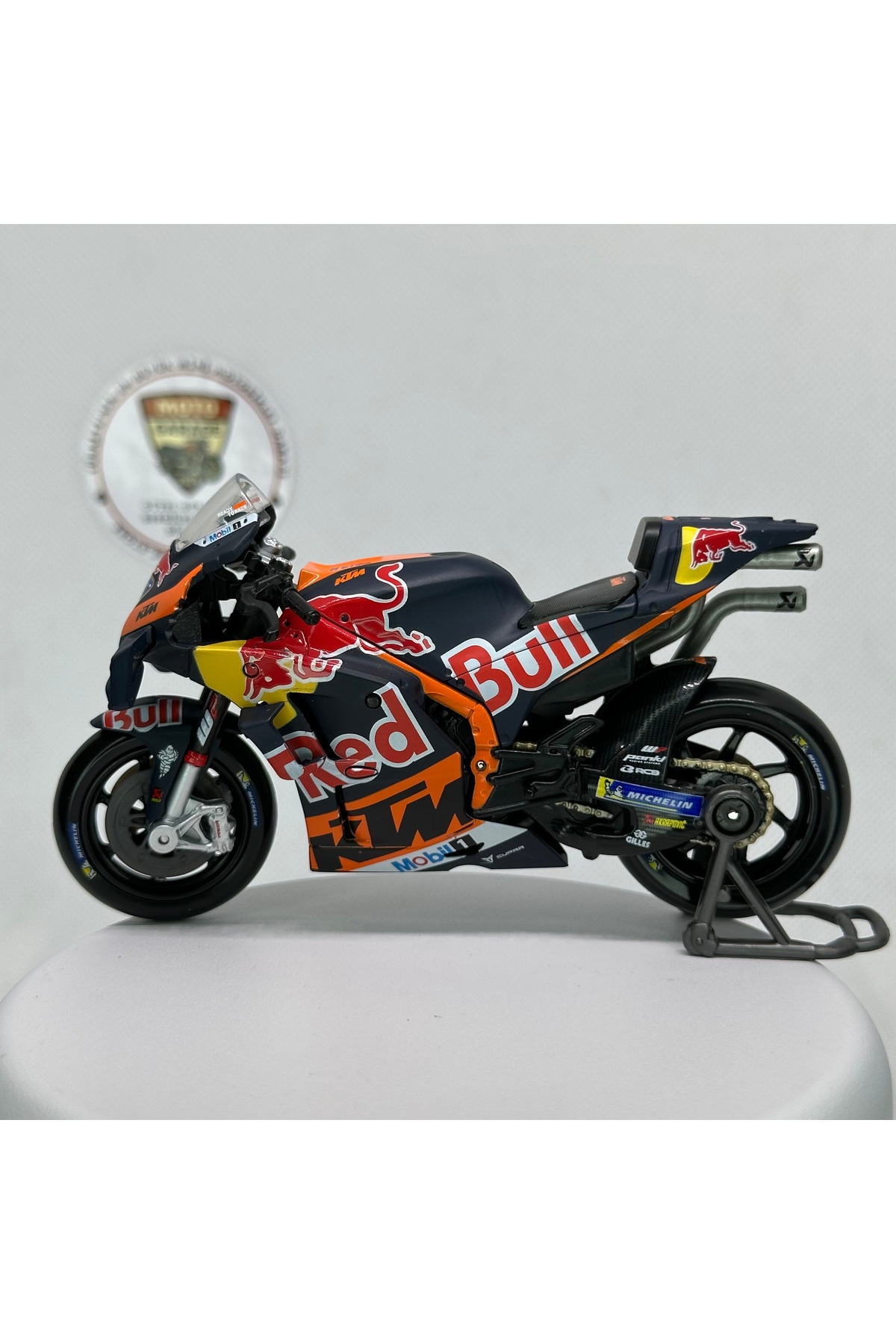مدل خودرو موتور KTM RED BULL RC16 MOTOGP 1:18 DIECAST – فلزی با جعبه اورجینال Maisto Diecast