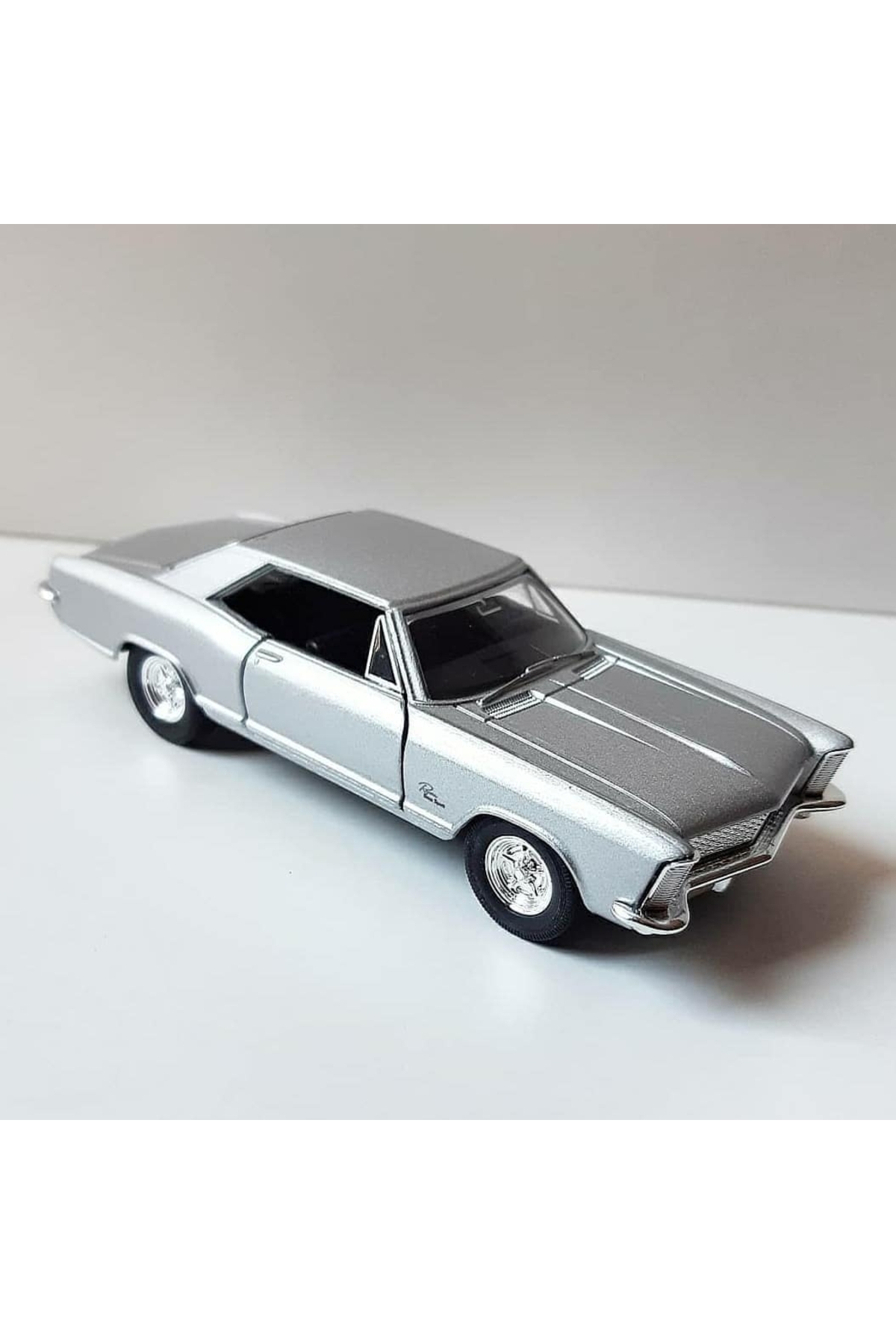 مدل خودرو 1.36 SCALE WELLY BRAND دارای مجوز 1965 BUICK RIVIERA GRY COLOR 12 CM MEL اورجینال WELLY