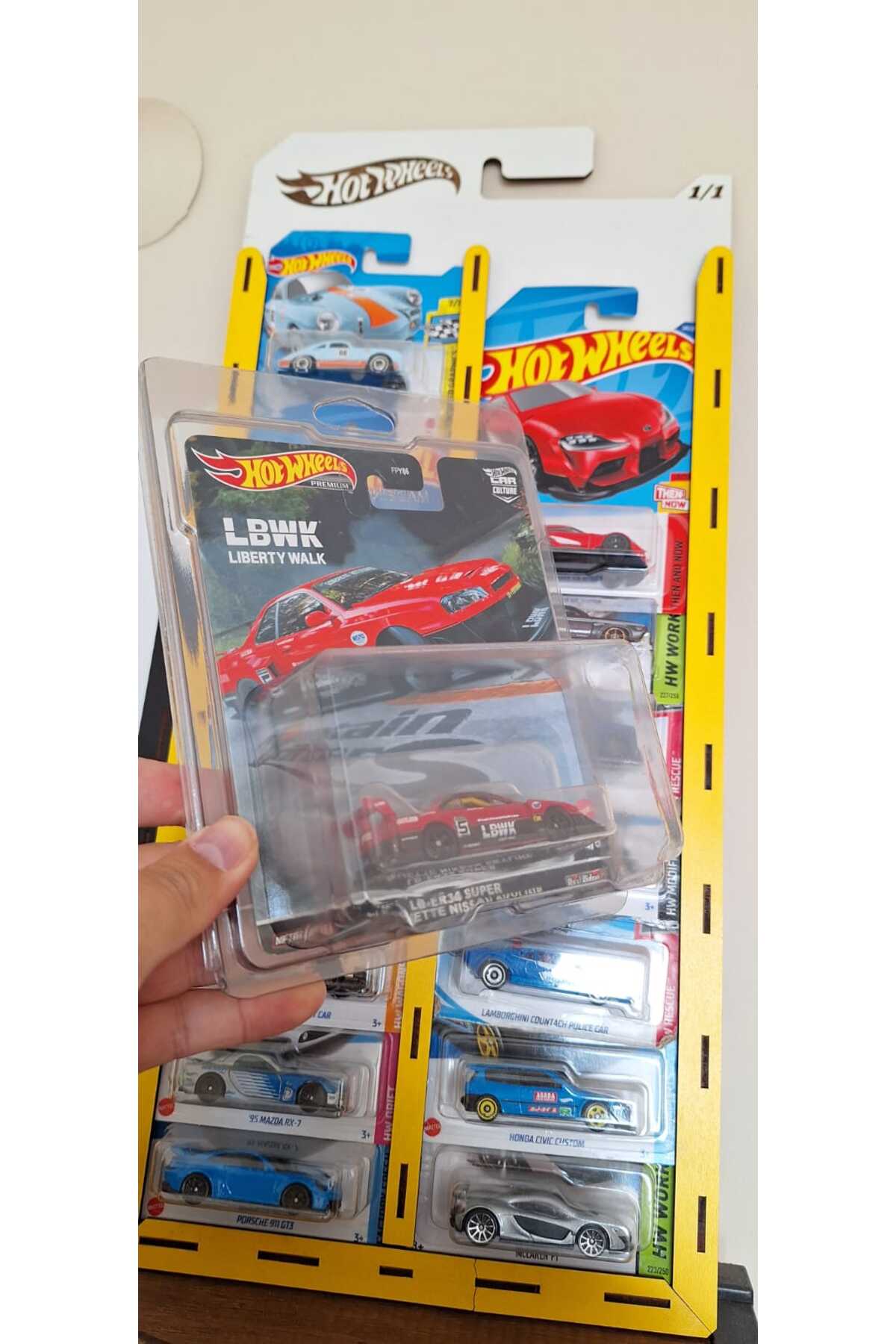 ماشین اسباب بازی مقیاس محافظت حق بیمه HOTWHEELS 1.64 هات ویلز اورجینال HOT WHEELS