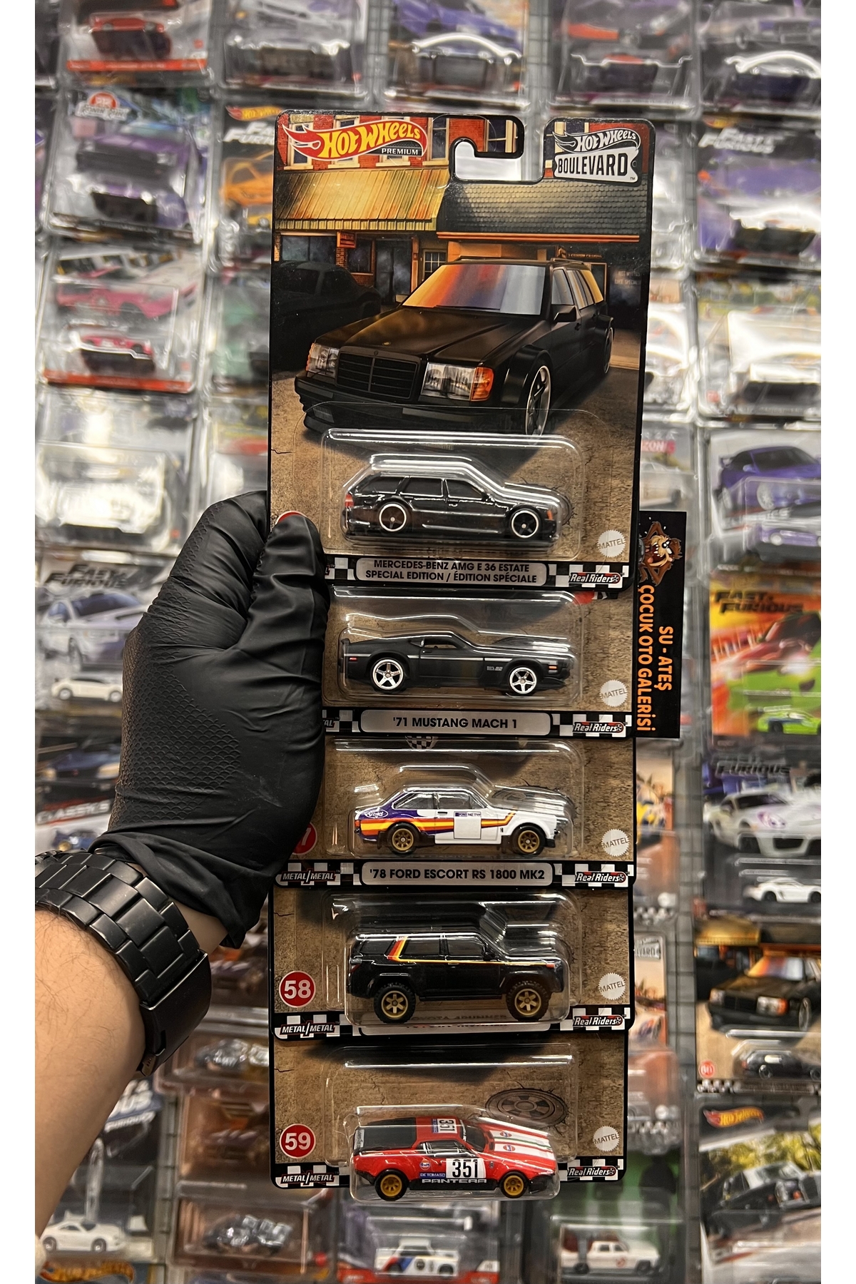 ماشین اسباب بازی 2022 چرخ های داغ بلوار پرمیمر مجموعه M CASE هات ویلز اورجینال HOT WHEELS