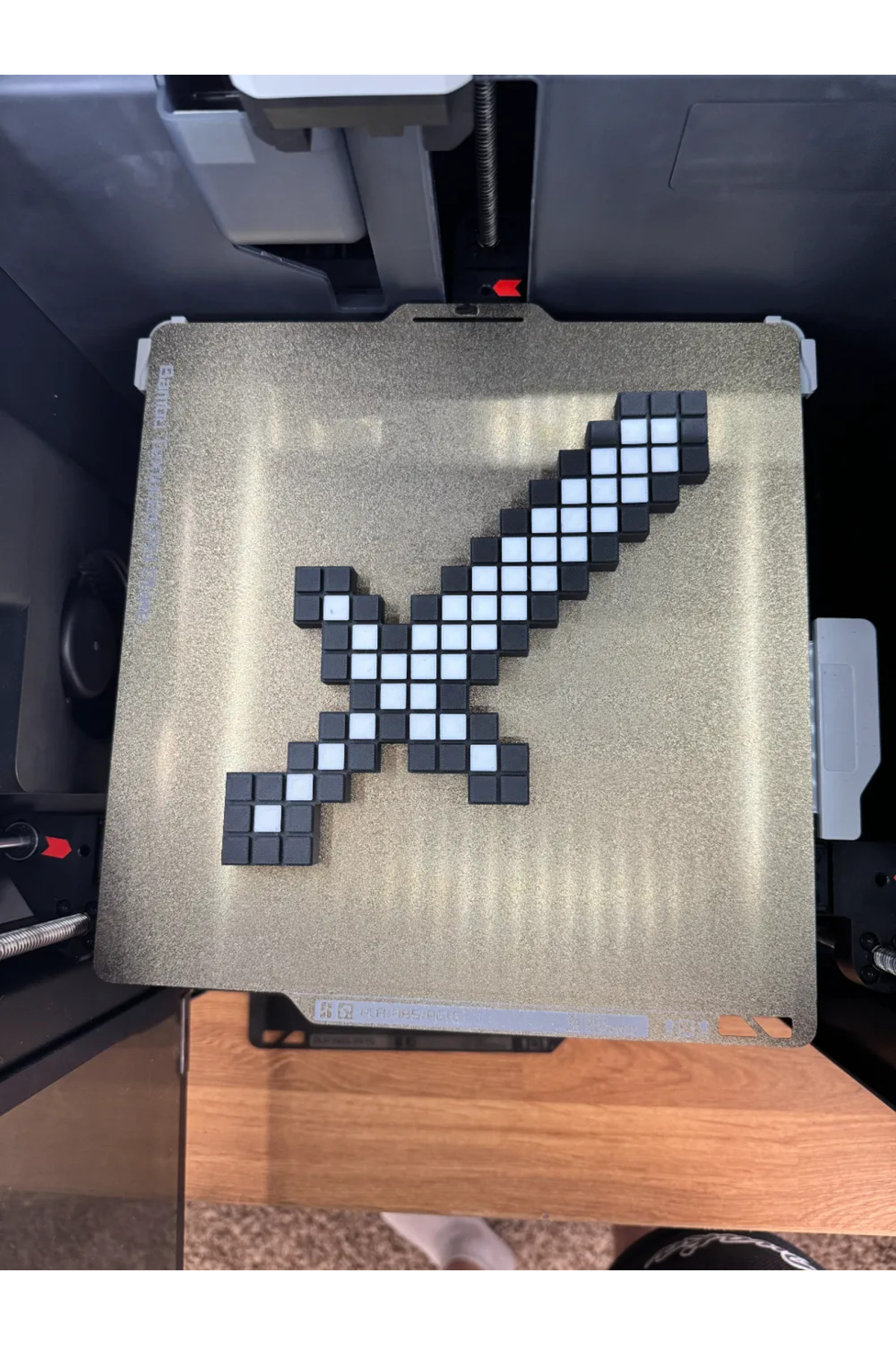 اسباب بازی های فیگور دیگر شمشیر آهنی MINECRAFT اورجینال Lumina3D