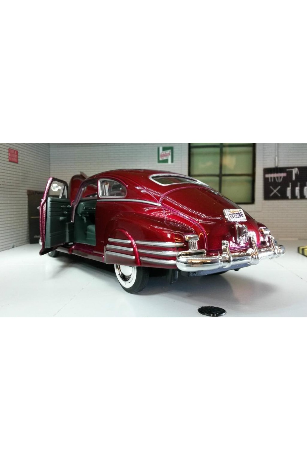 مدل خودرو MOTORMAX 1948 CHEVY AEROSEDAN FLEETLINE CLARET RED 1:24 MODEL CAR اورجینال Motor Max