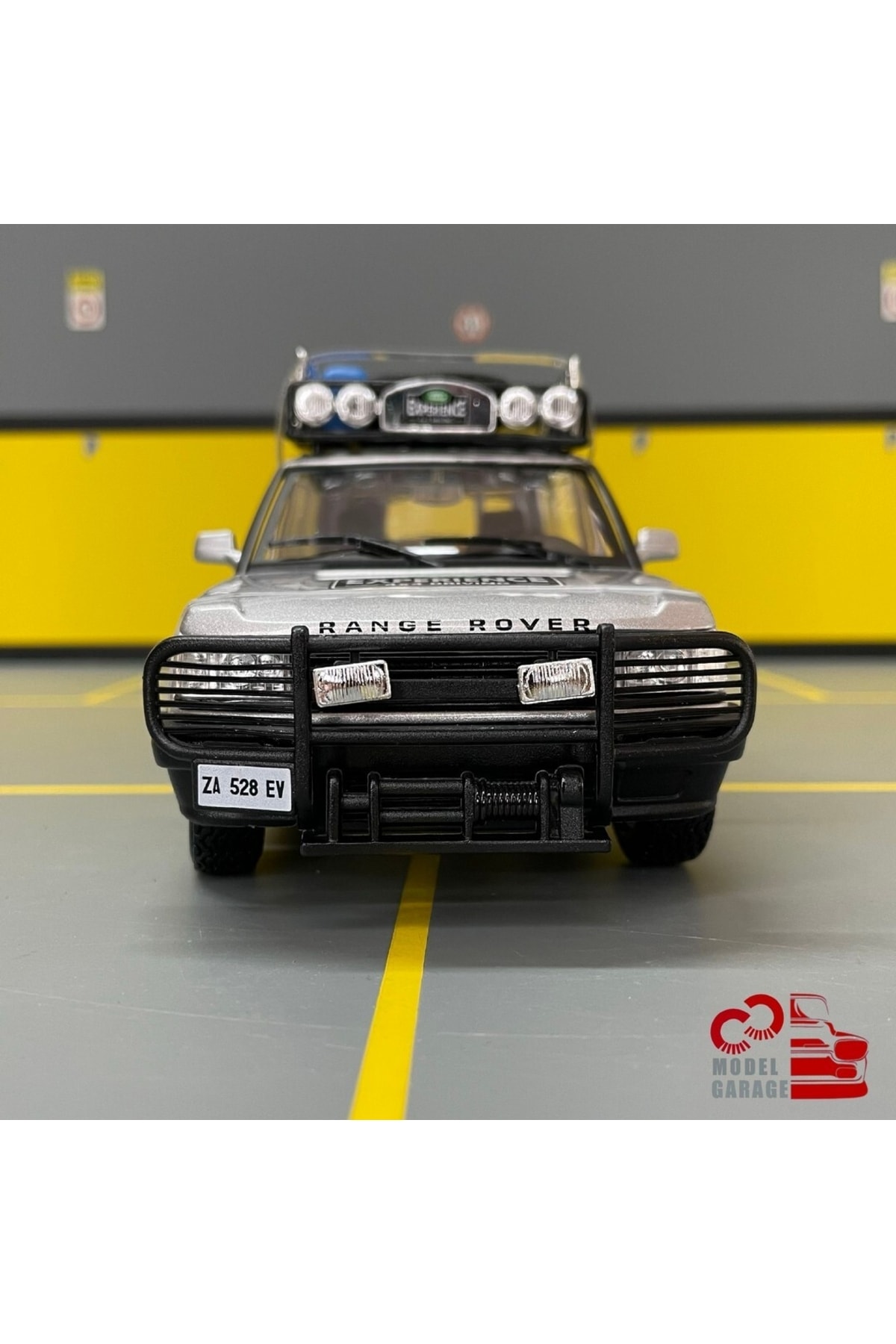 مدل خودرو RANGE ROVER 1 24 SCALE C&amp;C MODEL GARAGE DIECAST METAL CAR اورجینال Burago