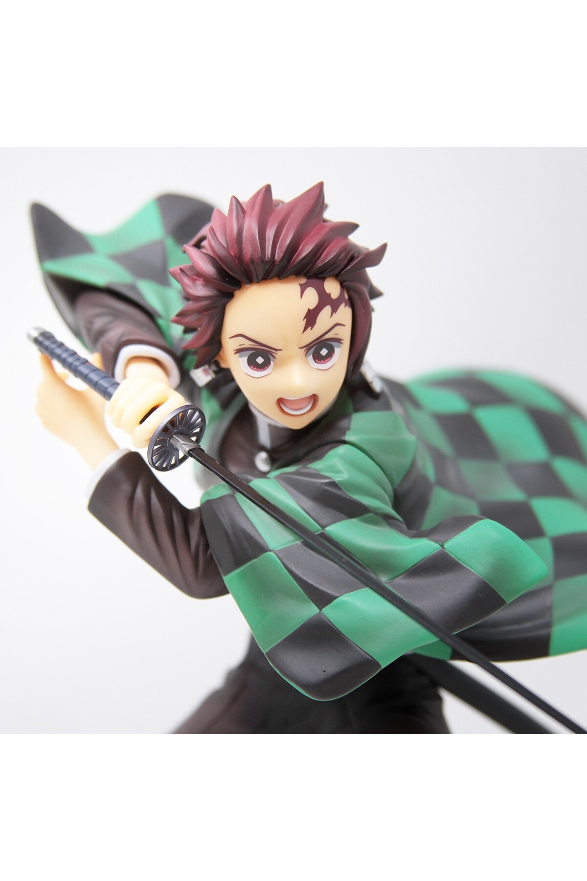 فیگور DEMON SLAYER KIMETSU NO YAIBA TANJIRO FIGHTING نسخه ACTION F از ترکیه NETAVANTAJ