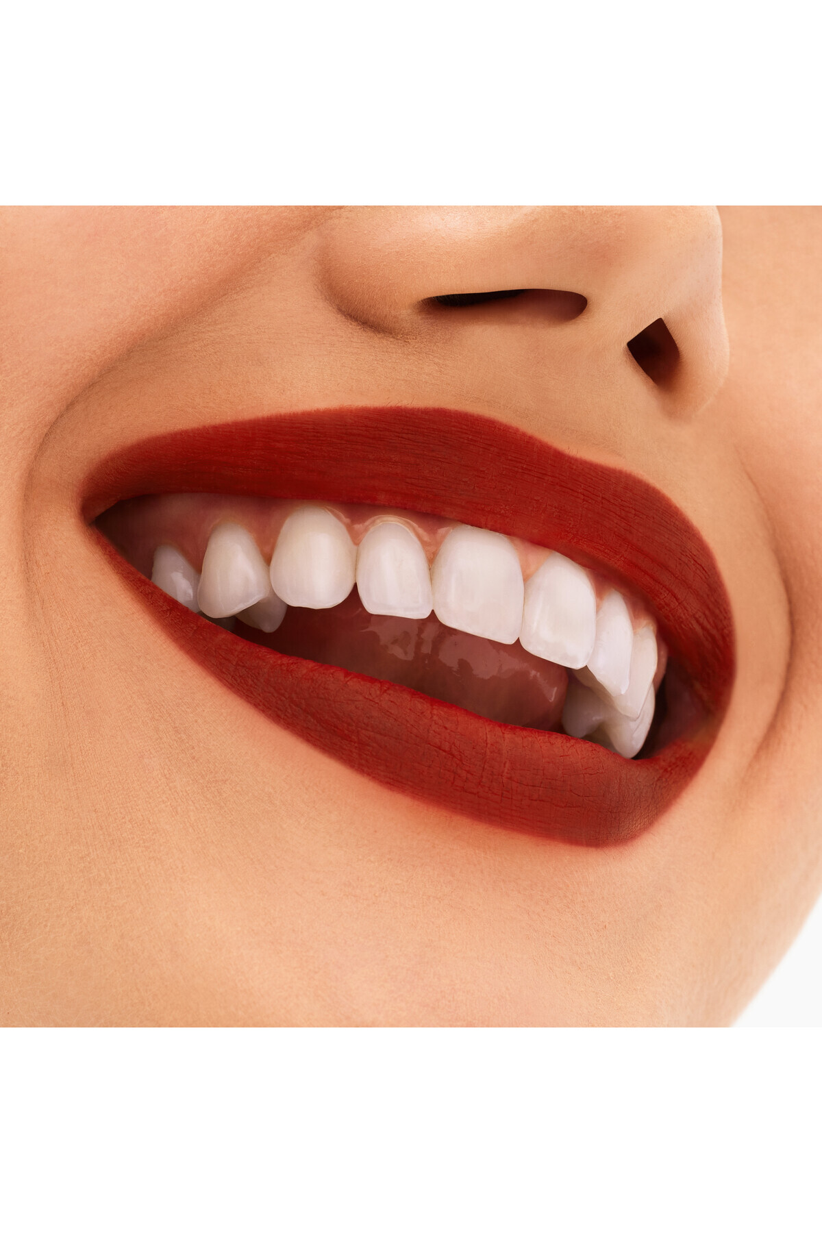 Mac رژ لب مدل Locked Kiss با ماندگاری 24 ساعته رنگ قرمز تیره