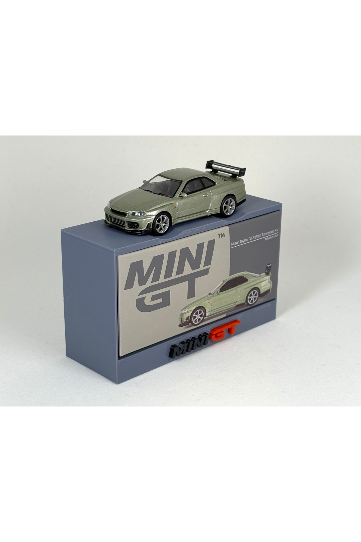 مدل خودرو نمایشگر جعبه ای و پایه اتومبیل MINIGT 1 64 از ترکیه FMK HOBBY