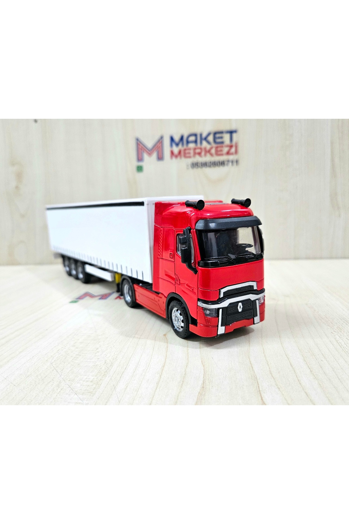 مدل خودرو TRUCK RED RENAULT به طول 30 سانتی متر در مقیاس 1 50 نام شرکت را می توان نوشت اورجینال Maket