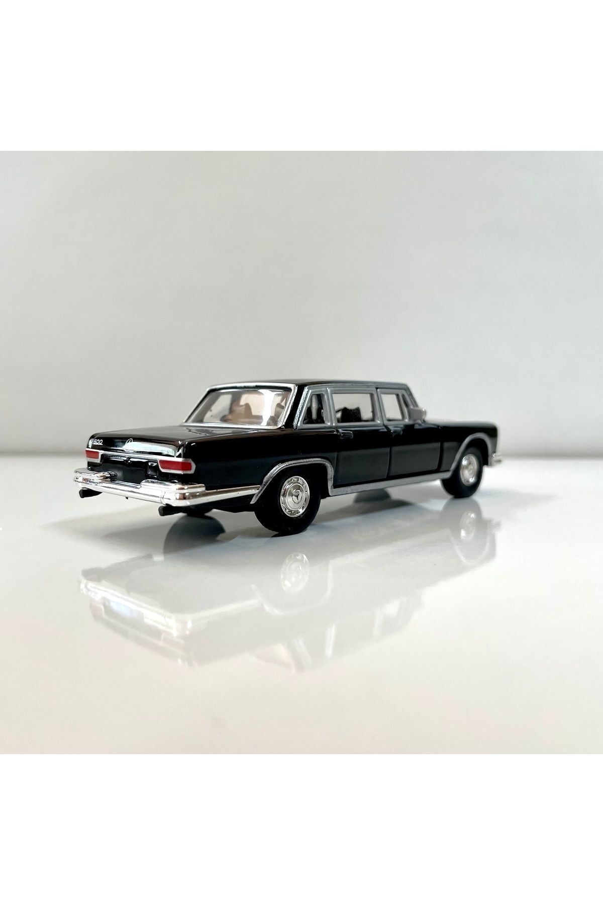 مدل خودرو 1963 MERCEDES BENZ 600 1 36 SCALE WELLY DIECAST METAL CAR TOY PULL DROP اورجینال WELLY