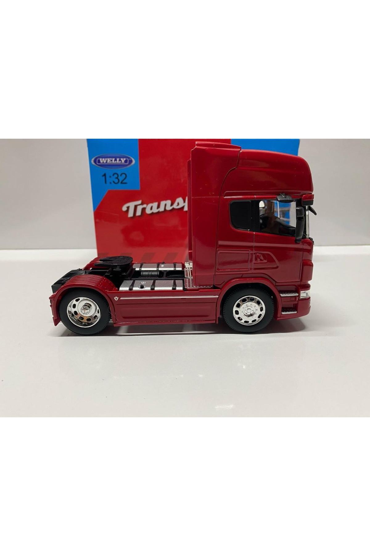 مدل خودرو کامیون فلزی تک محور SCANIA V8 R730 با نام تجاری WELLY 1.32 SCALE اورجینال WELLY