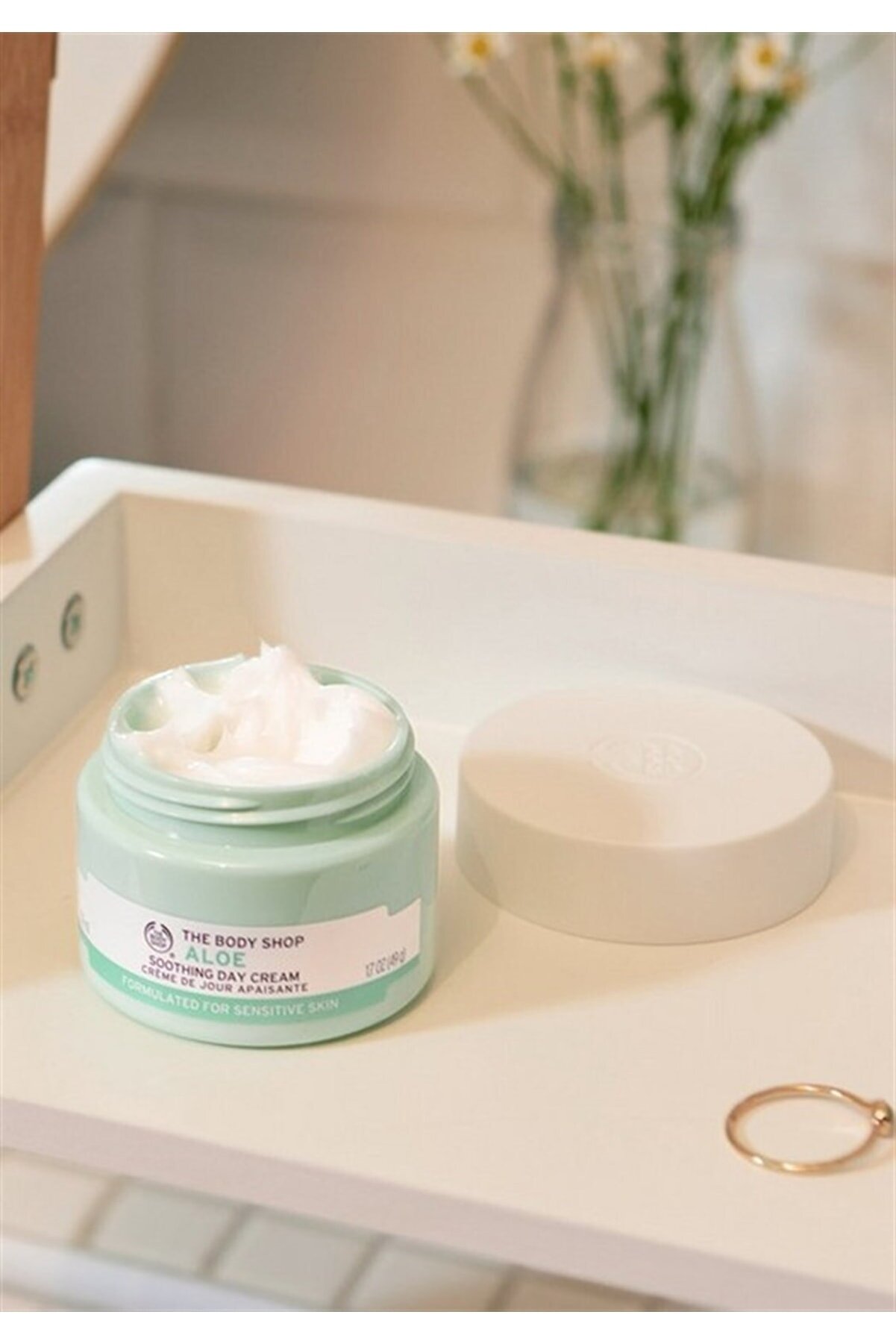 کرم روز مرطوب کننده آلوئه 50 میلی لیتر بادی شاپ The body shop